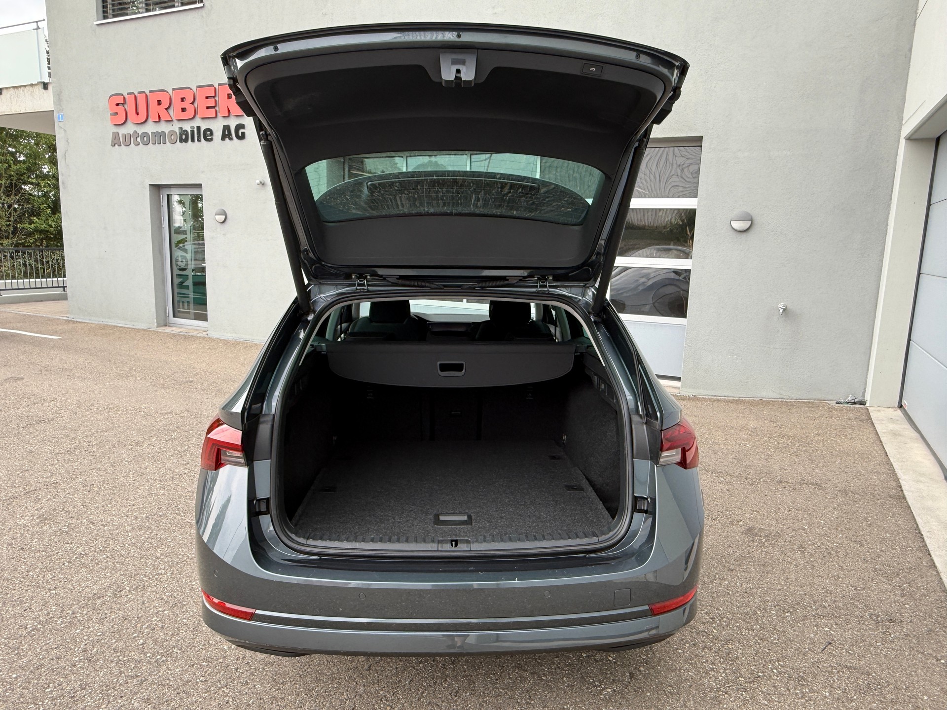 SKODA Octavia Combi 2.0 TSI Style DSG 4x4 mit Anhängerkupplung-image-10