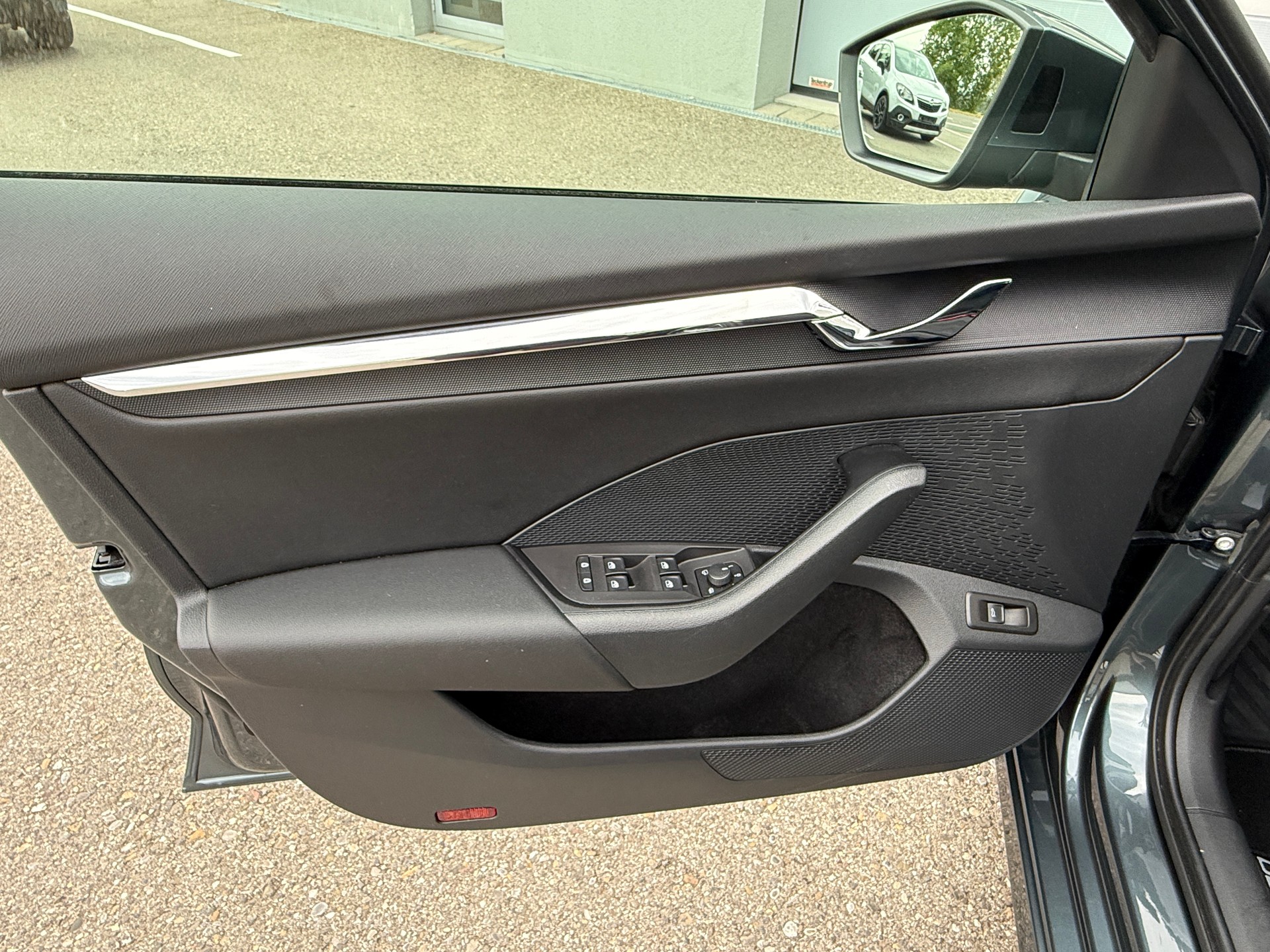 SKODA Octavia Combi 2.0 TSI Style DSG 4x4 mit Anhängerkupplung-image-13