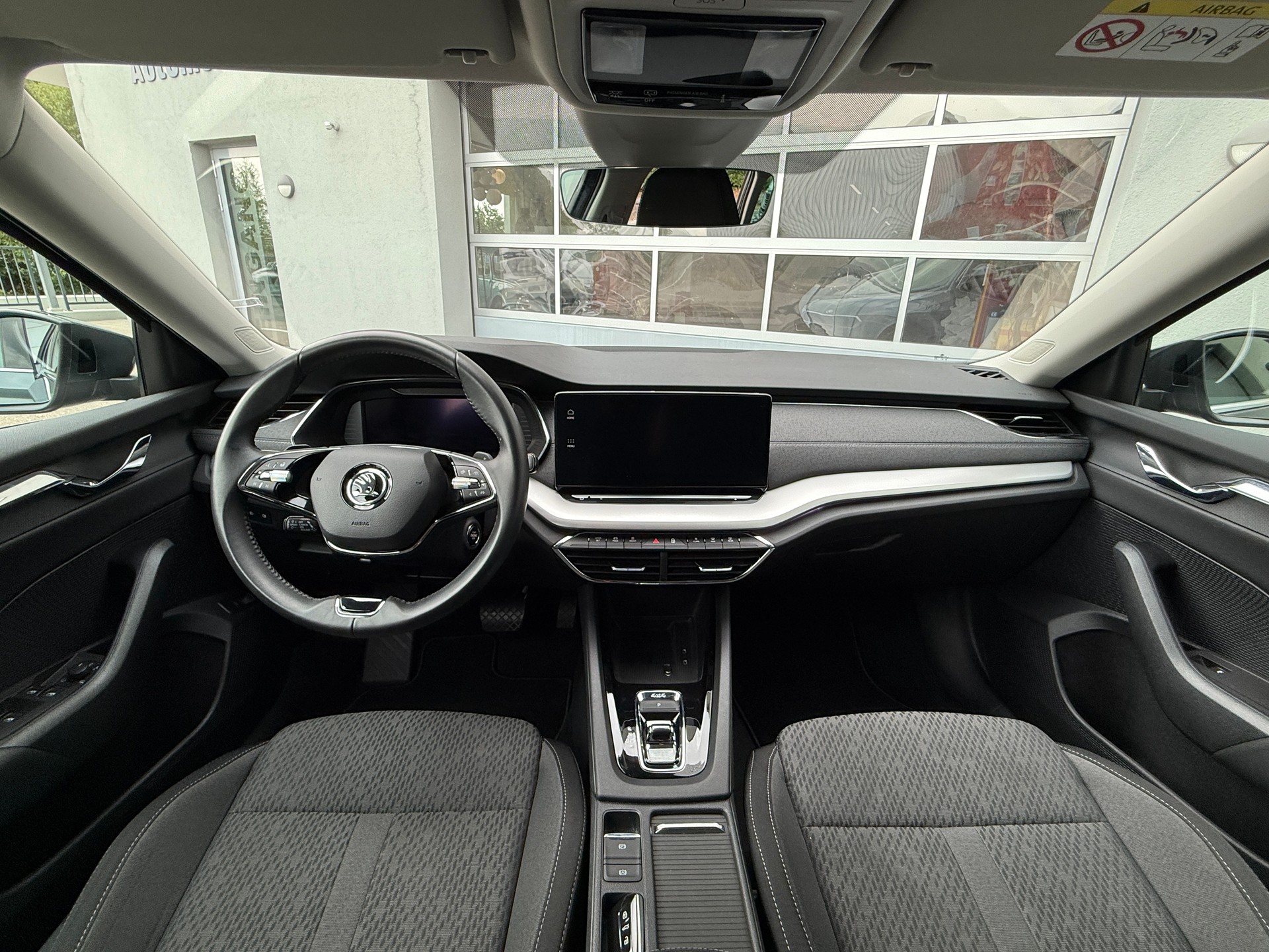 SKODA Octavia Combi 2.0 TSI Style DSG 4x4 mit Anhängerkupplung-image-3