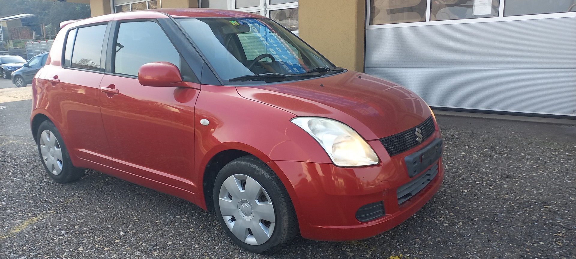 SUZUKI Swift 1.3i 16V GL-image-1