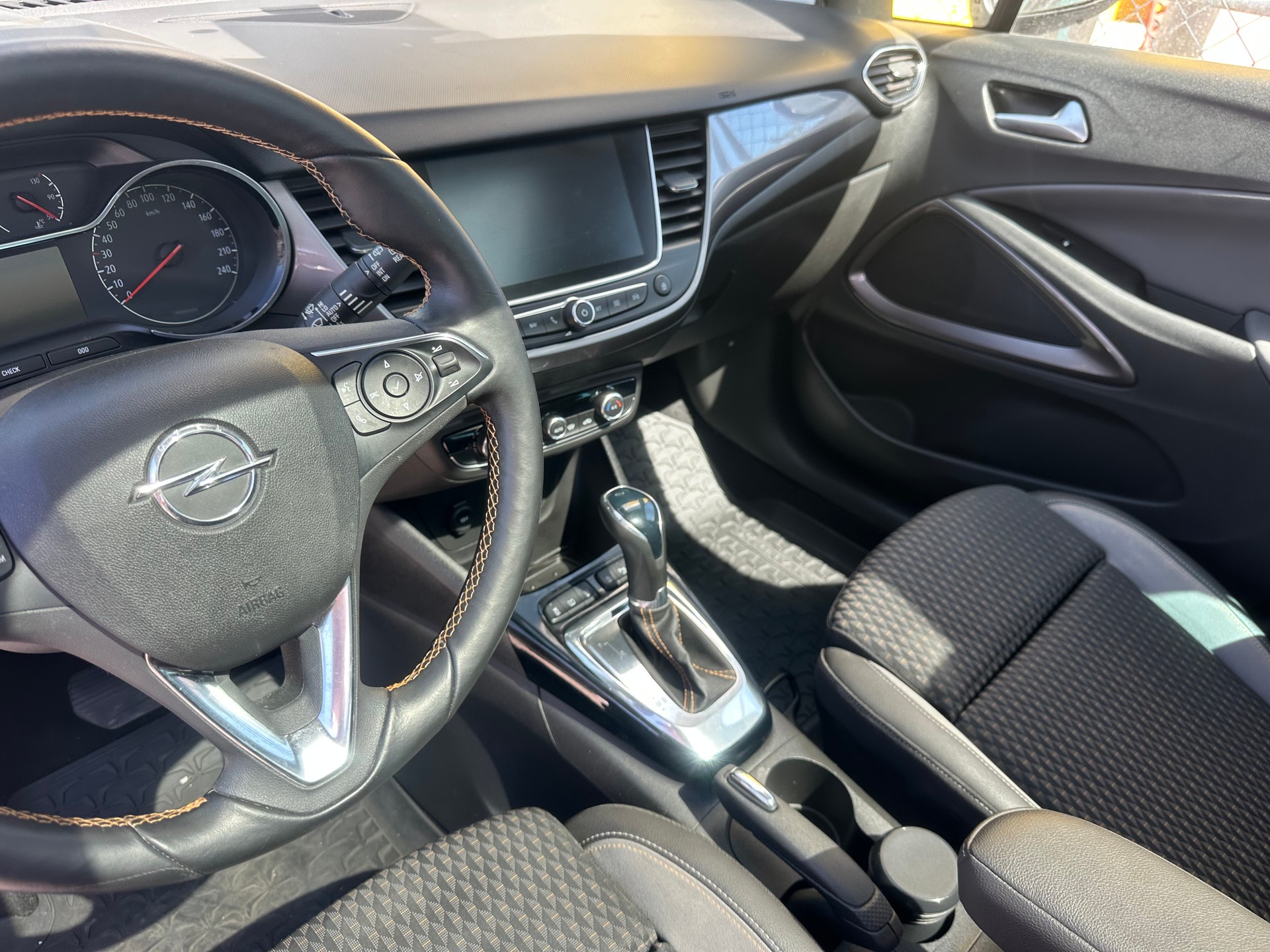 OPEL Crossland X 1.2i TP Excellence Automatik-image-4