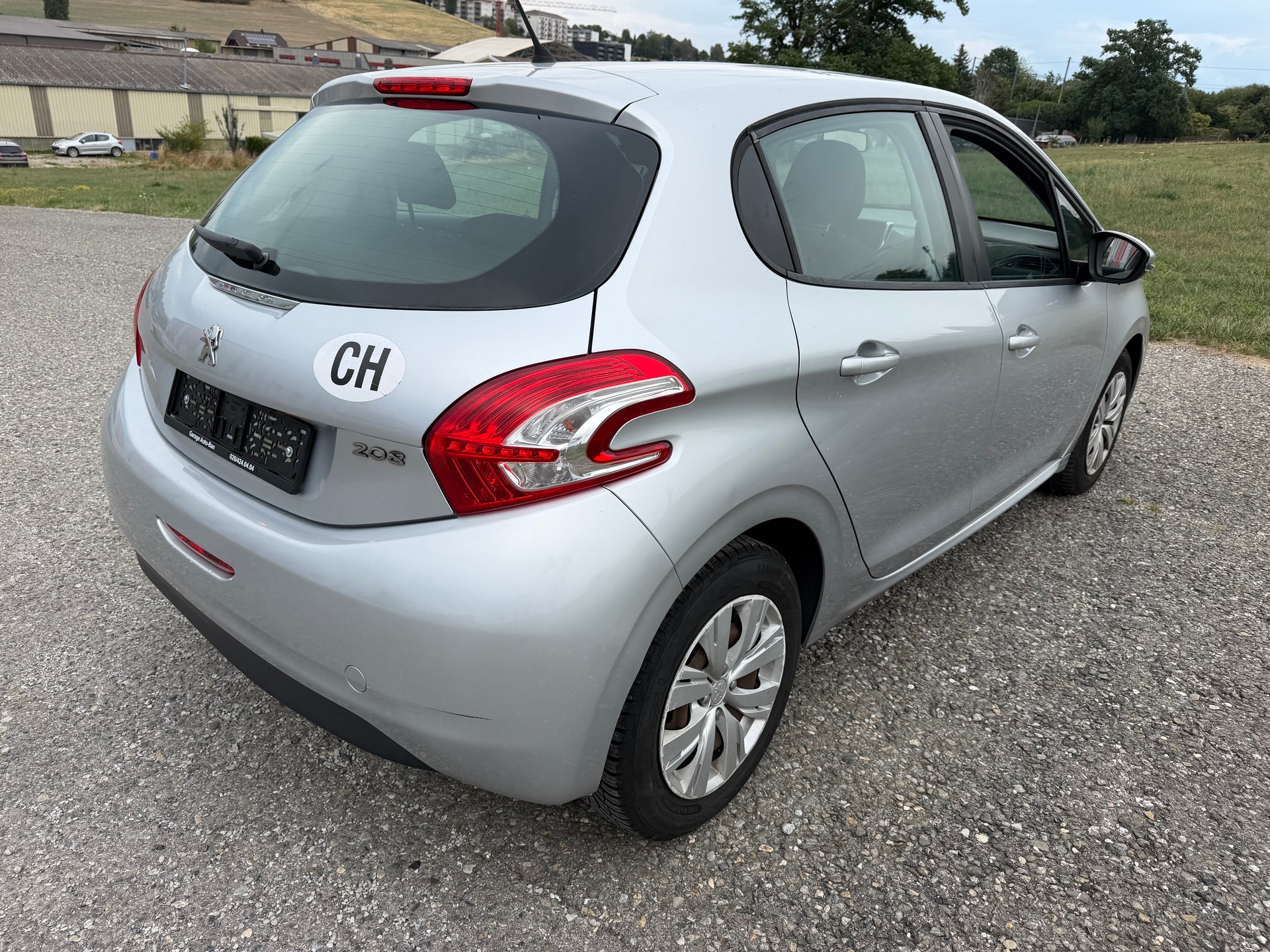 PEUGEOT 208 1.4 HDI active-image-6