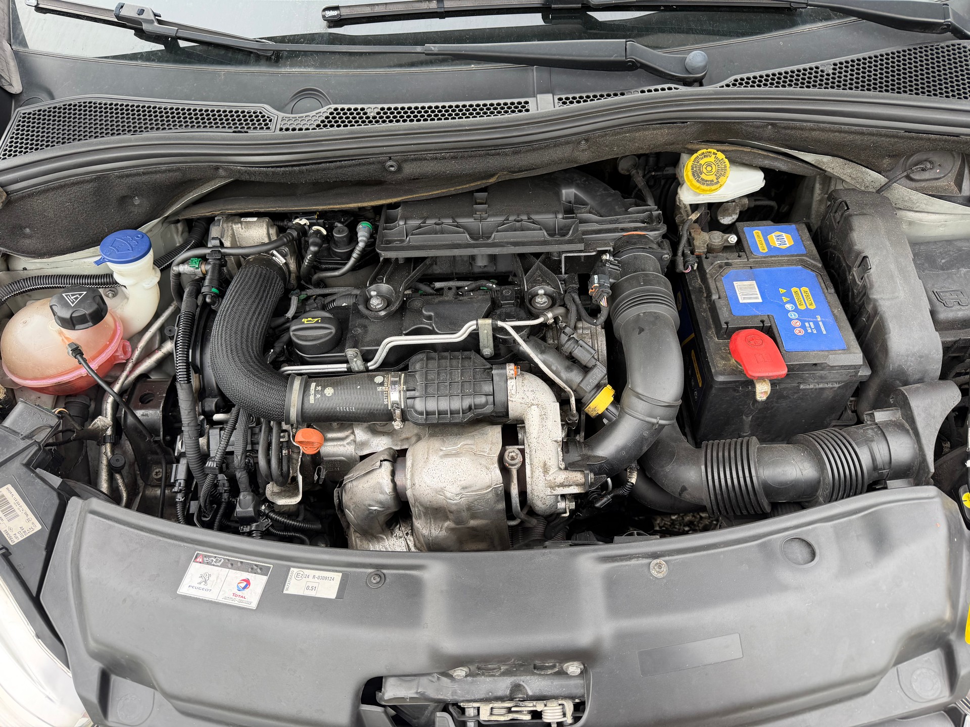 PEUGEOT 208 1.4 HDI active-image-10