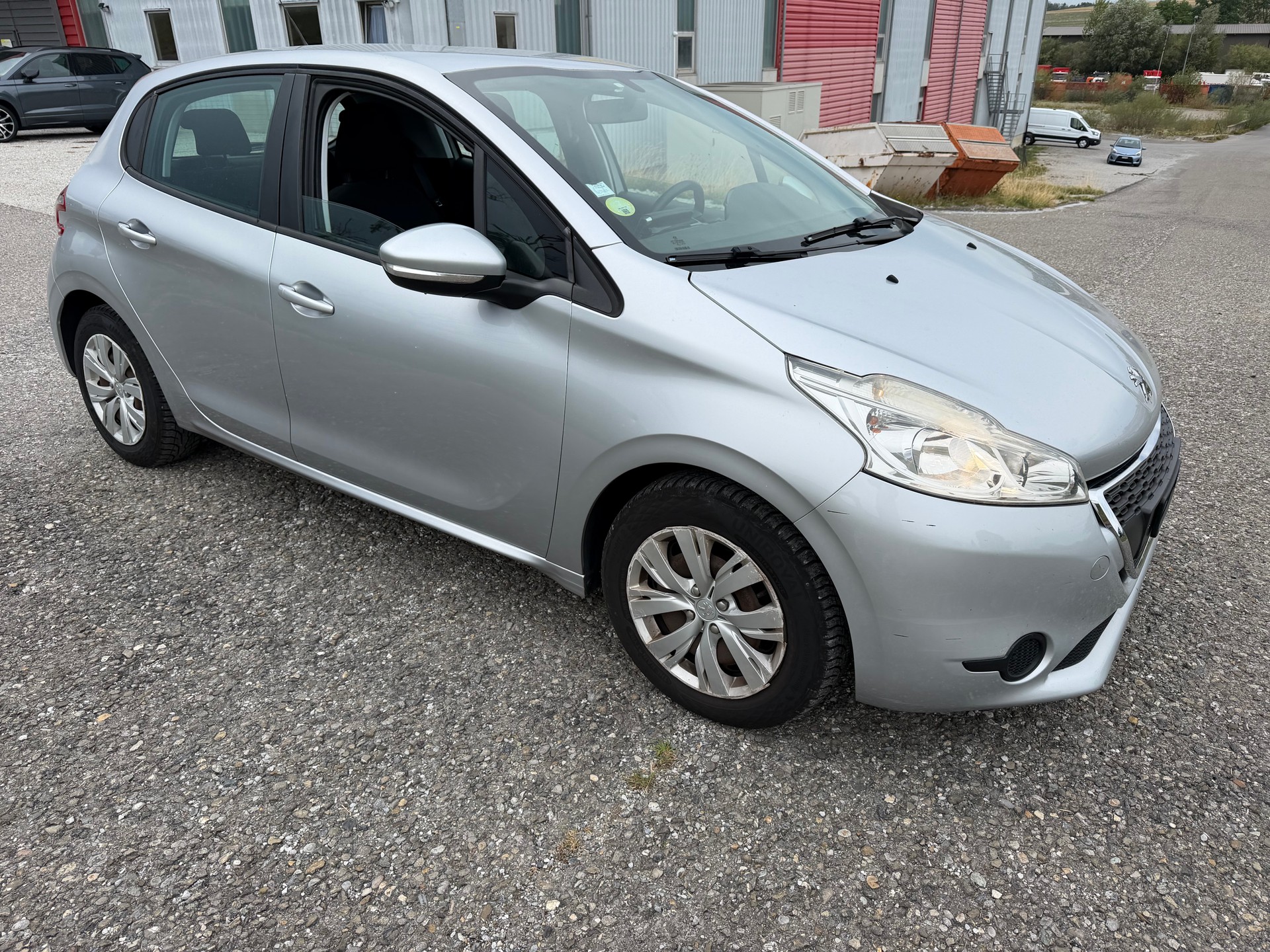 PEUGEOT 208 1.4 HDI active-image-3