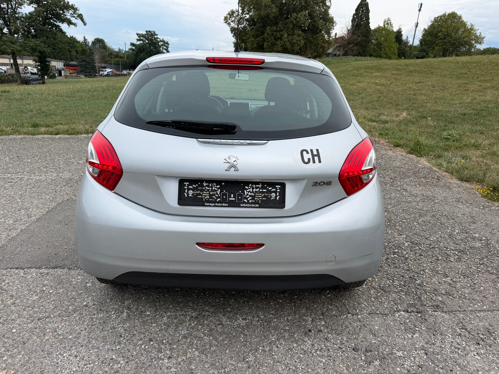 PEUGEOT 208 1.4 HDI active-image-2