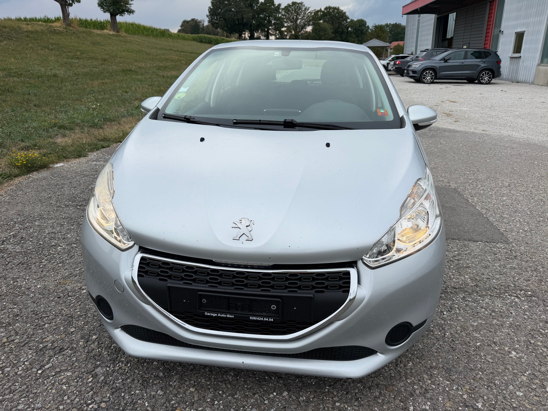 PEUGEOT 208 1.4 HDI active-image-1