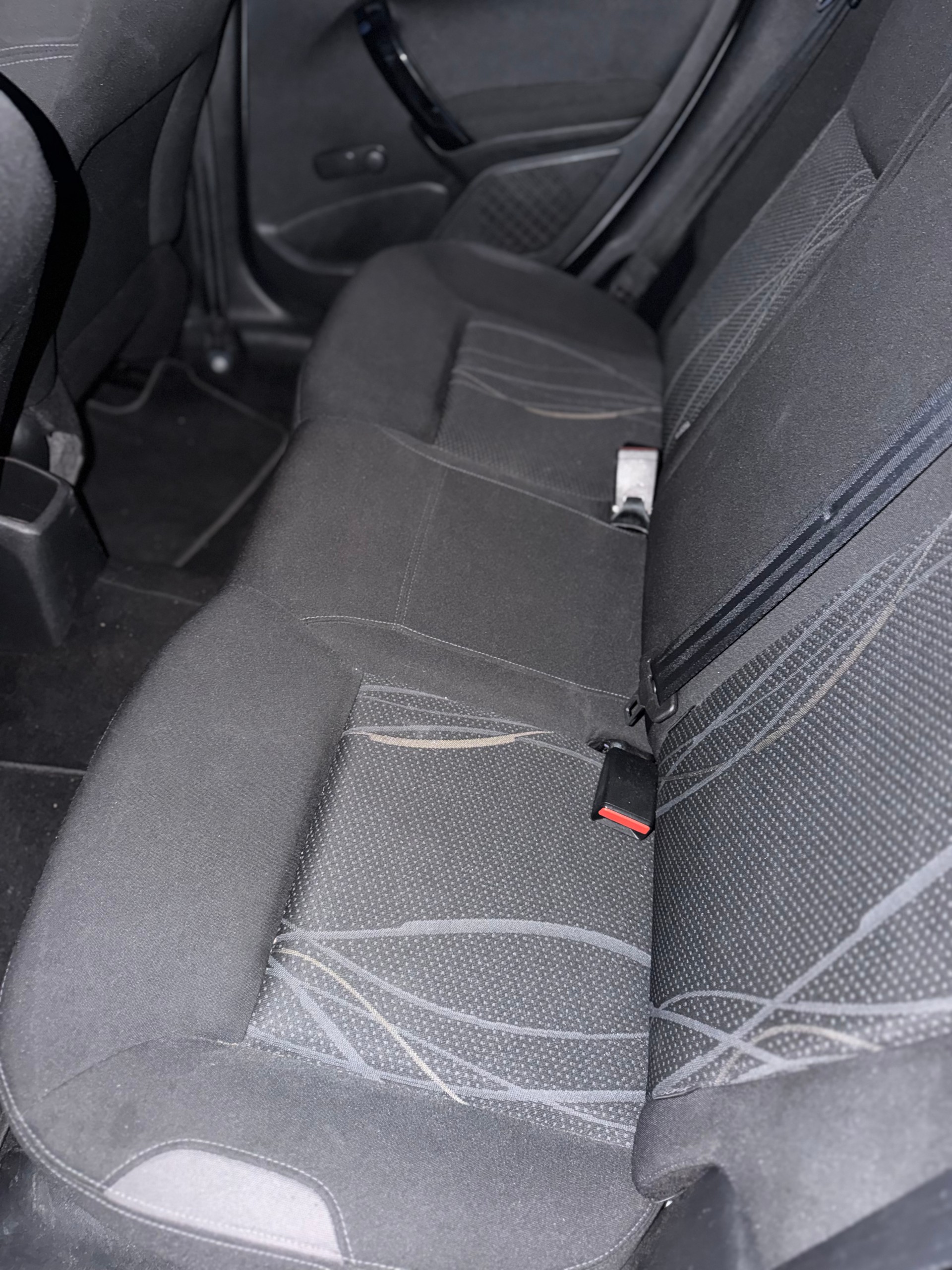 PEUGEOT 208 1.4 HDI active-image-5