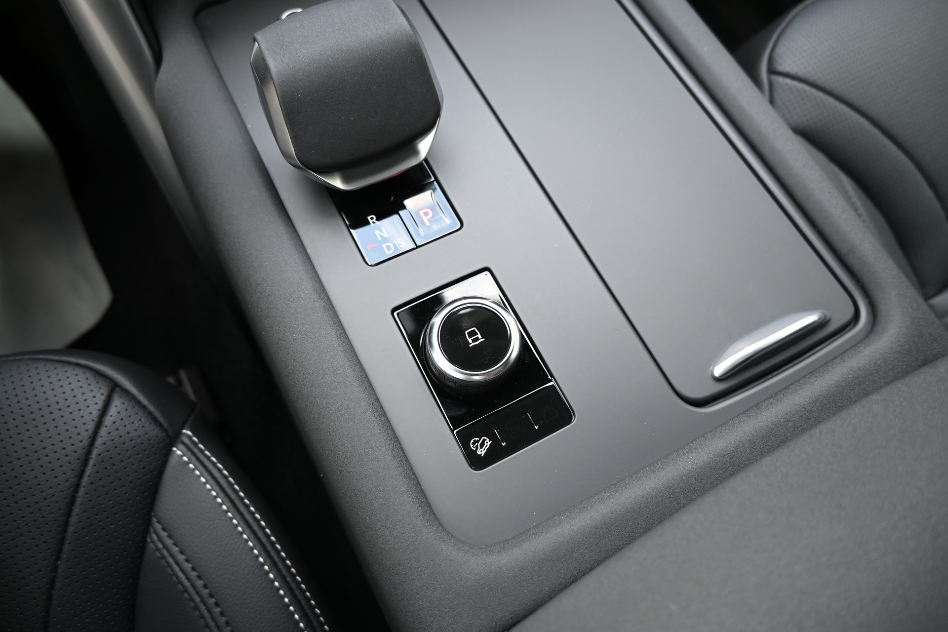 LAND ROVER Discovery 3.0D I6 P250 S R-Dynamic AWD Automatic 7-Plätzer + AHK 3500kg + Werksgarantie 10.2030-image-20