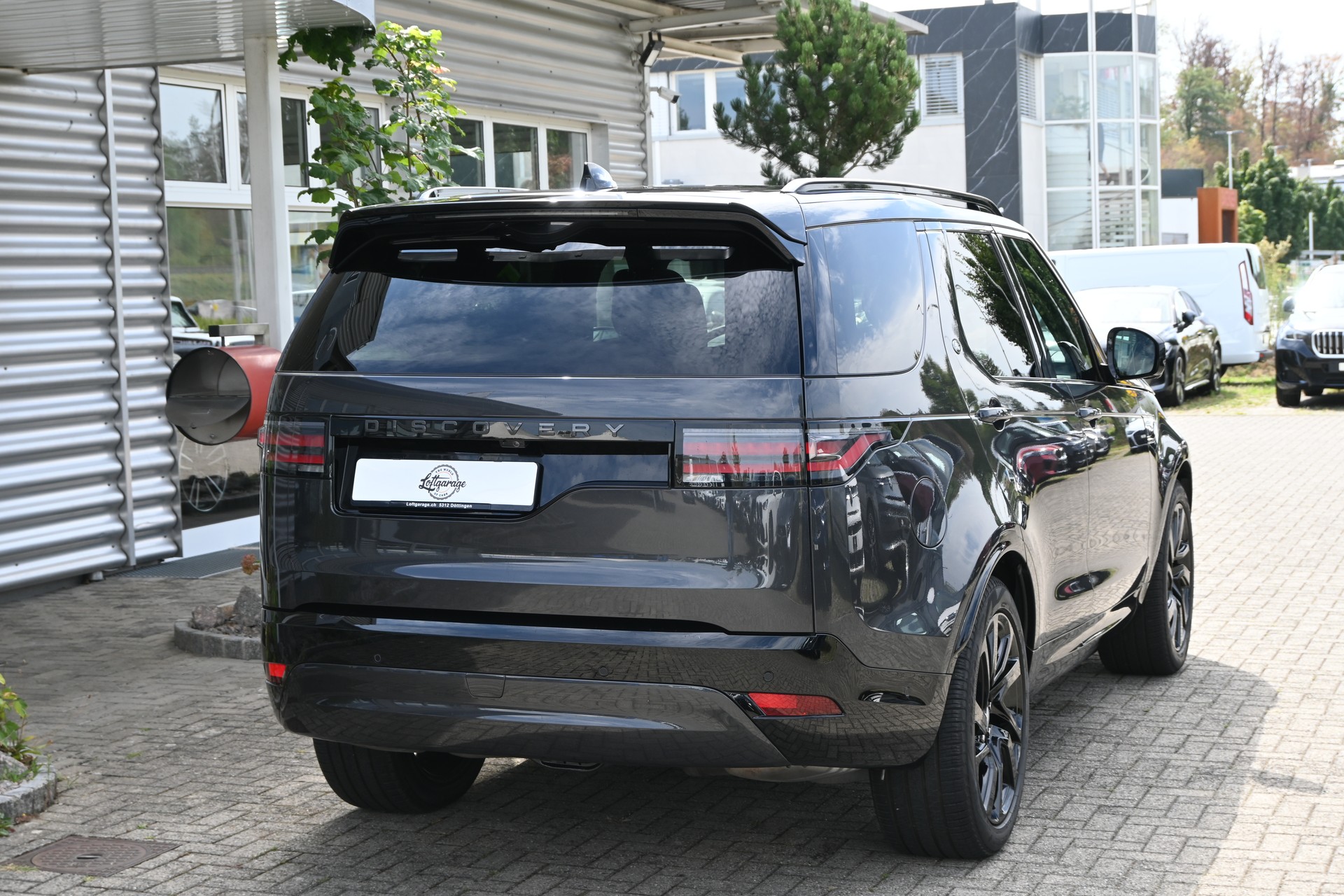LAND ROVER Discovery 3.0D I6 P250 S R-Dynamic AWD Automatic 7-Plätzer + AHK 3500kg + Werksgarantie 10.2030-image-7