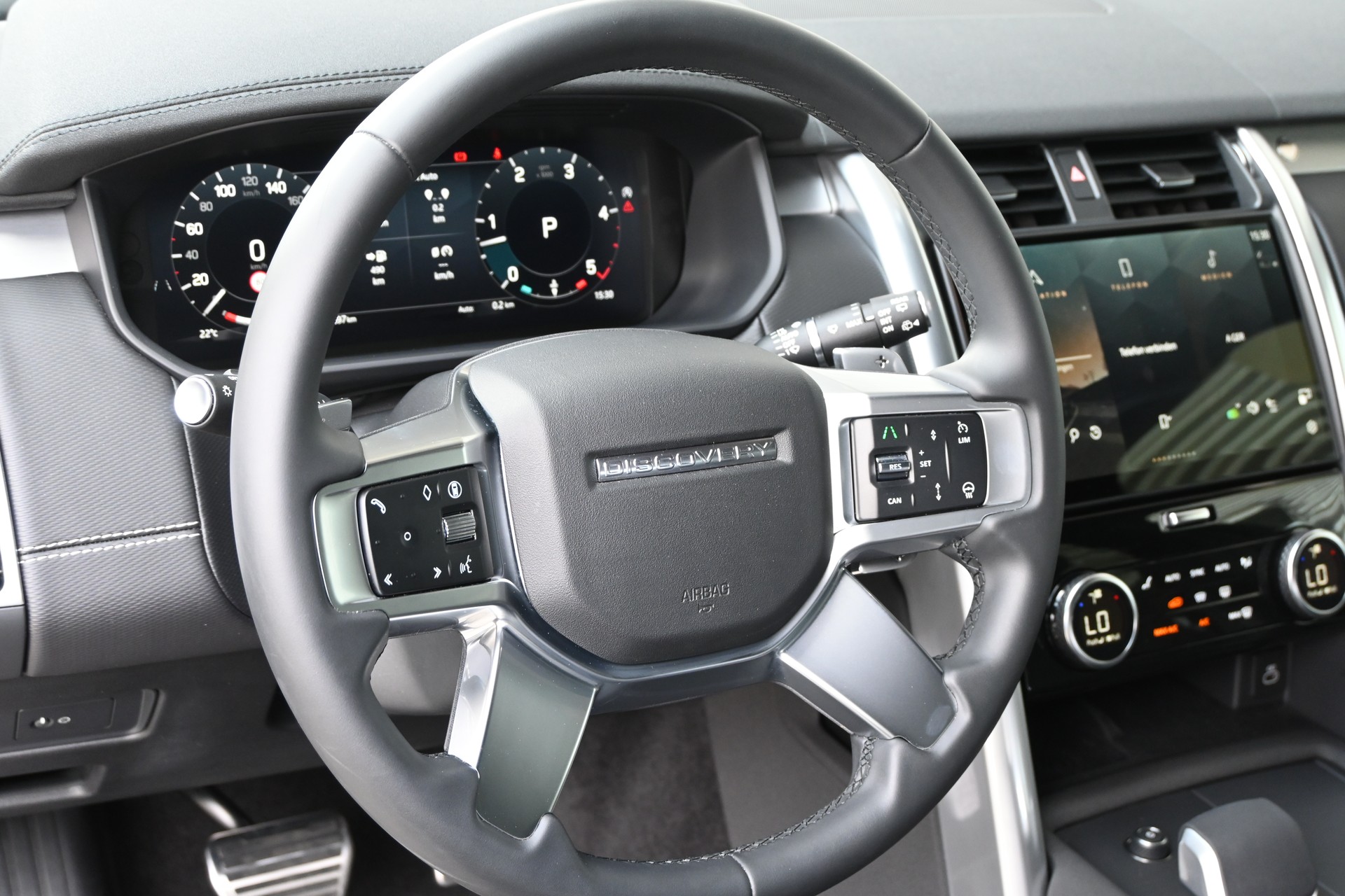 LAND ROVER Discovery 3.0D I6 P250 S R-Dynamic AWD Automatic 7-Plätzer + AHK 3500kg + Werksgarantie 10.2030-image-19