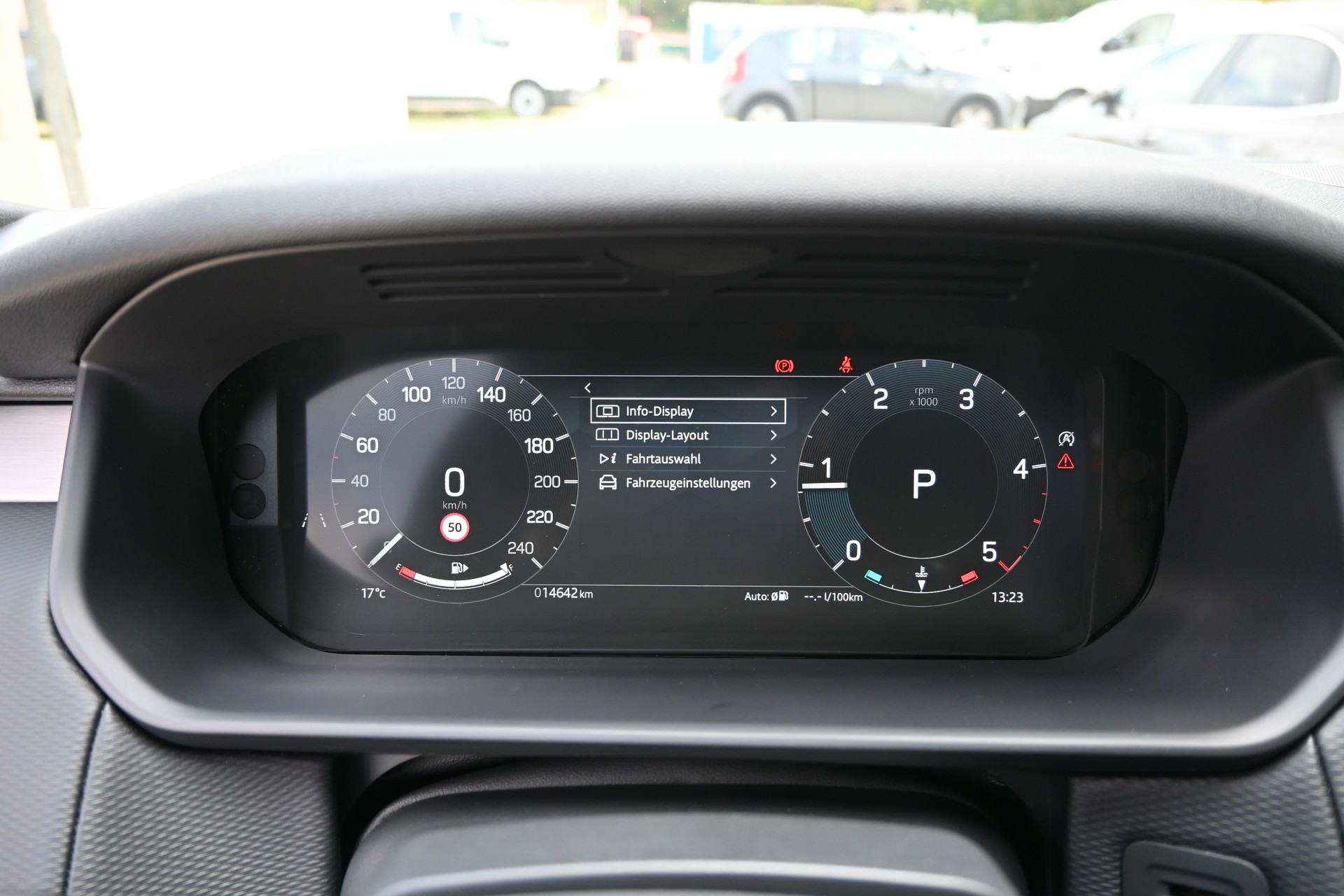 LAND ROVER Discovery 3.0D I6 P250 S R-Dynamic AWD Automatic 7-Plätzer + AHK 3500kg + Werksgarantie 10.2030-image-22