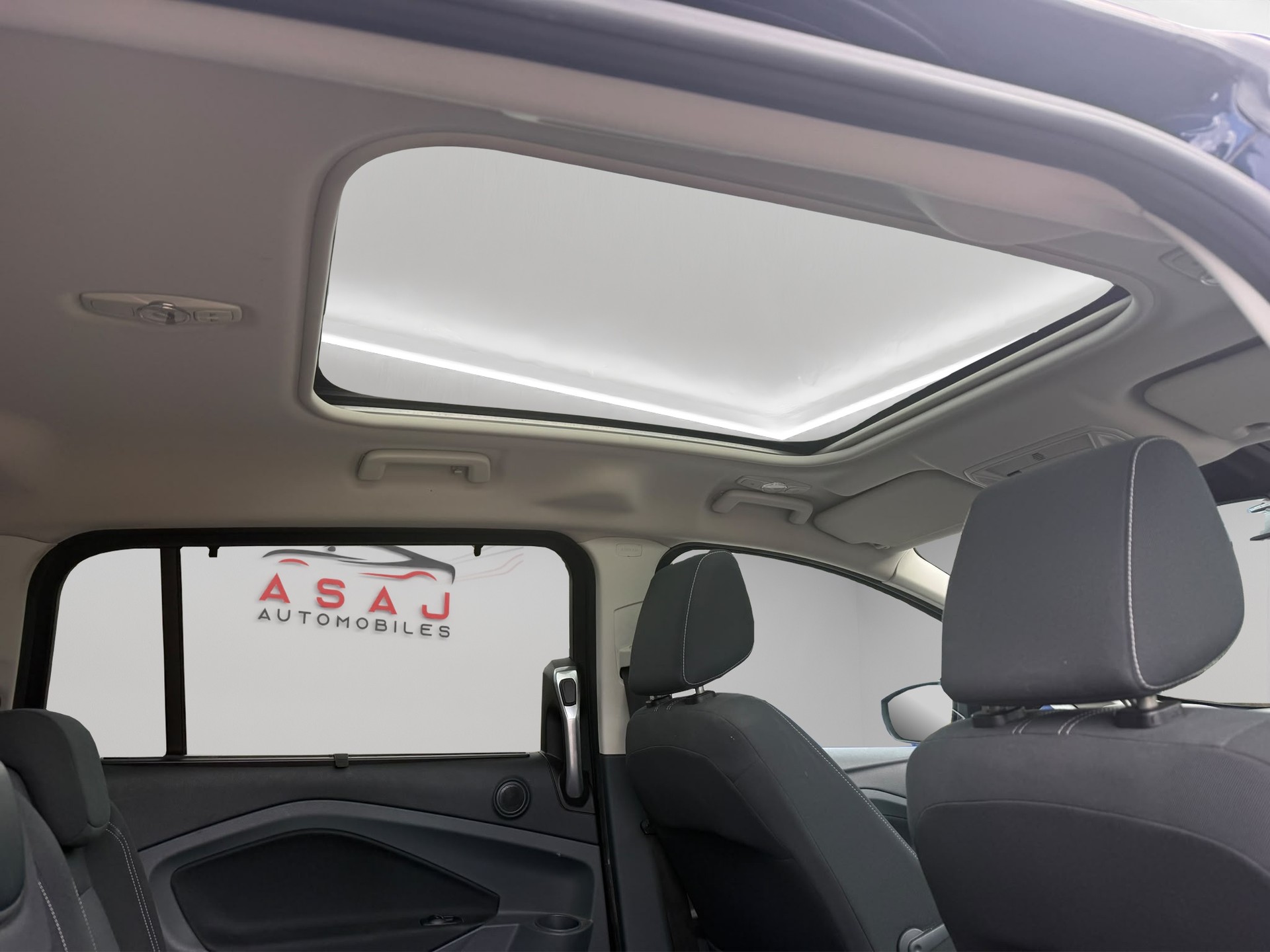 FORD Grand C-Max 1.0 SCTi Titanium-image-15