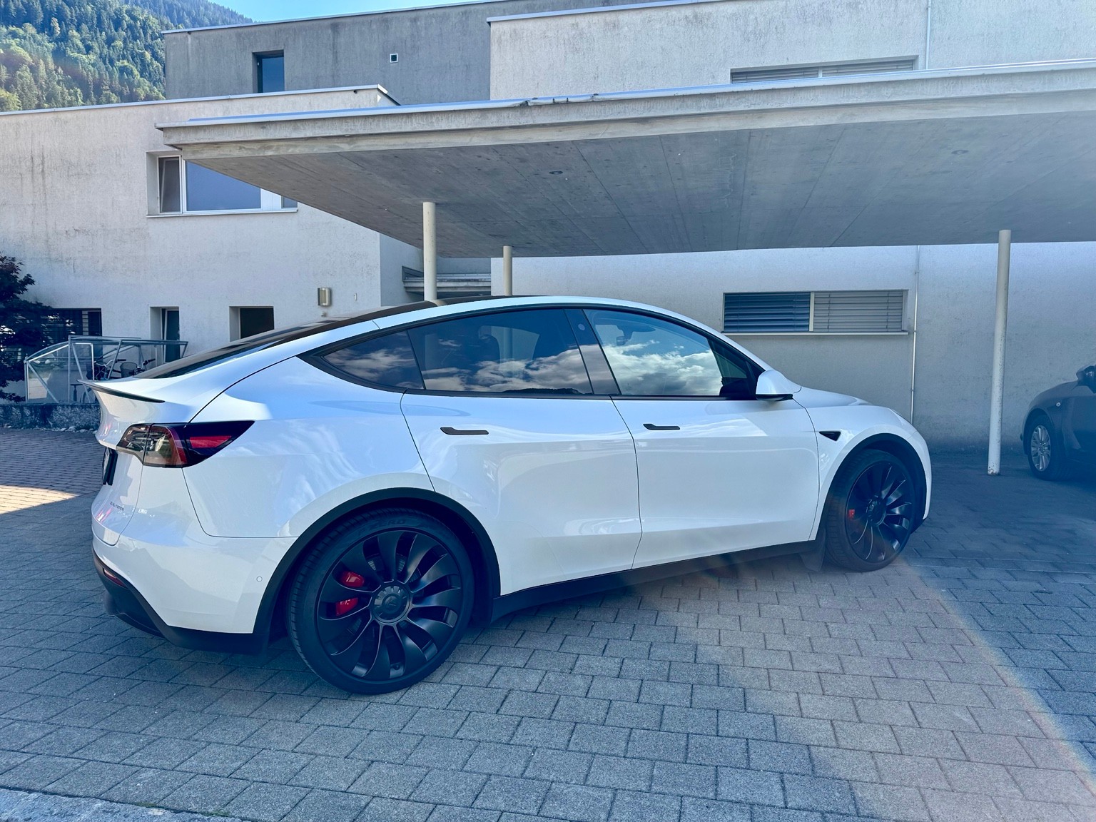 TESLA Performance D-image-9