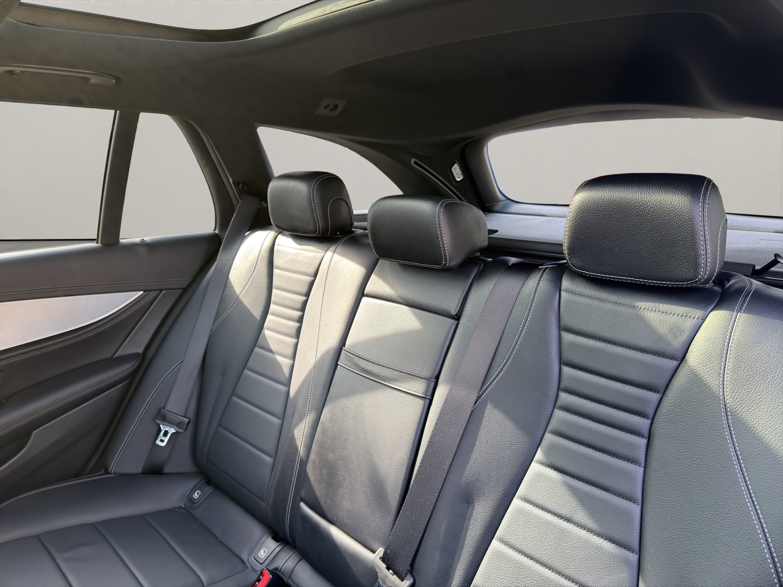 MERCEDES-BENZ E-Klasse S213 Kombi E 220 d AMG Line 4matic-image-14