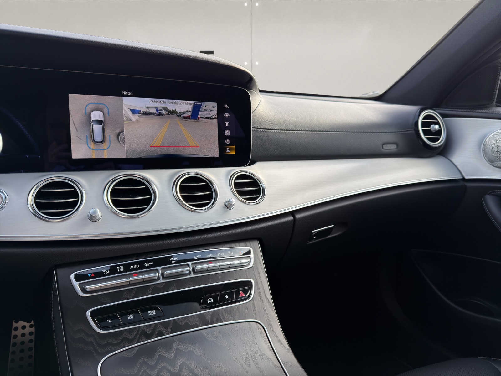 MERCEDES-BENZ E-Klasse S213 Kombi E 220 d AMG Line 4matic-image-16