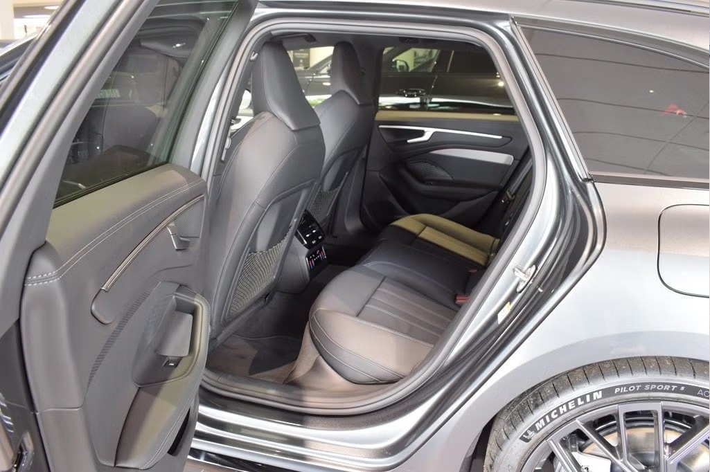 AUDI A6 Avant e-hybrid quattro 220 kW S tronic-image-4