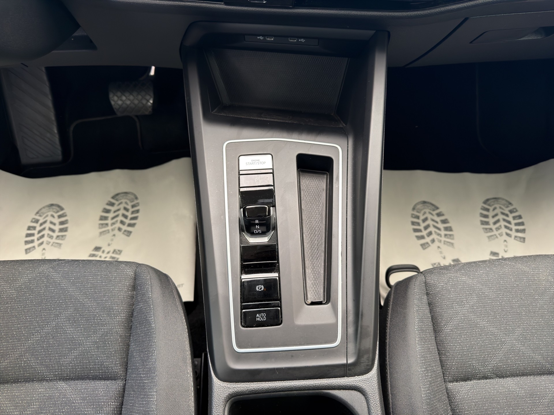 VW Golf Variant 2.0 TDI Life DSG-image-11