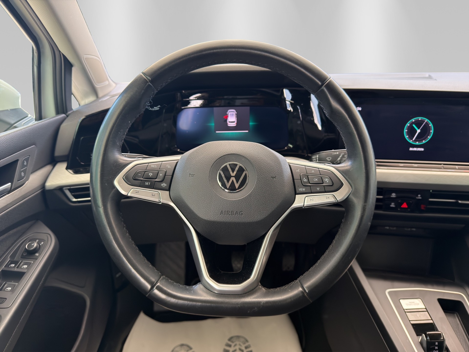 VW Golf Variant 2.0 TDI Life DSG-image-9