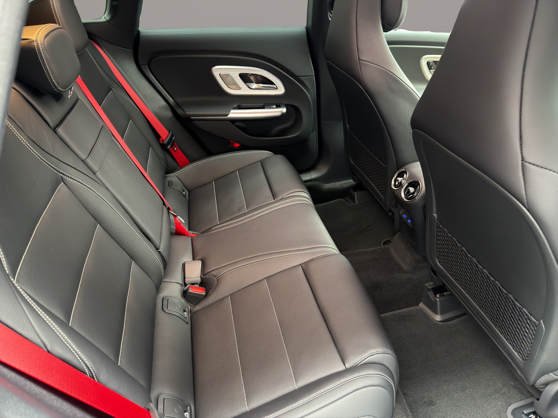 MERCEDES-BENZ CLA 220 8G-DCT 4Matic-image-11