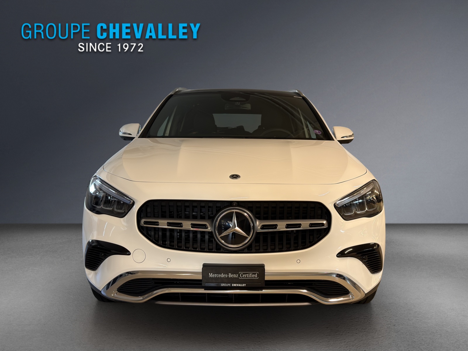 MERCEDES-BENZ GLA 220 4Matic 8G-DCT-showroom-element-1