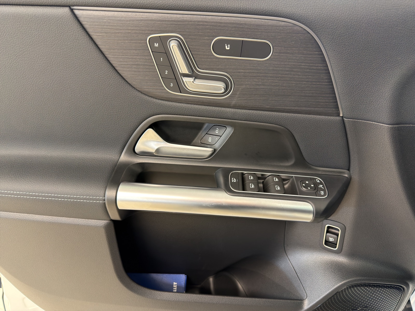 MERCEDES-BENZ GLA 220 4Matic 8G-DCT-image-13