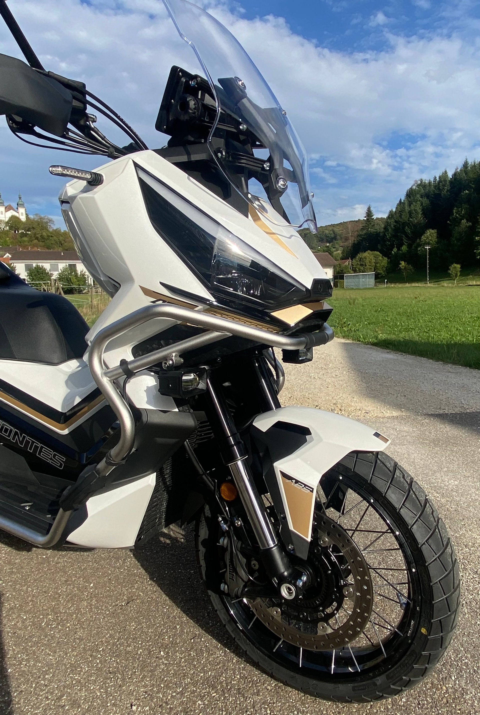 ZONTES G-showroom-element-1