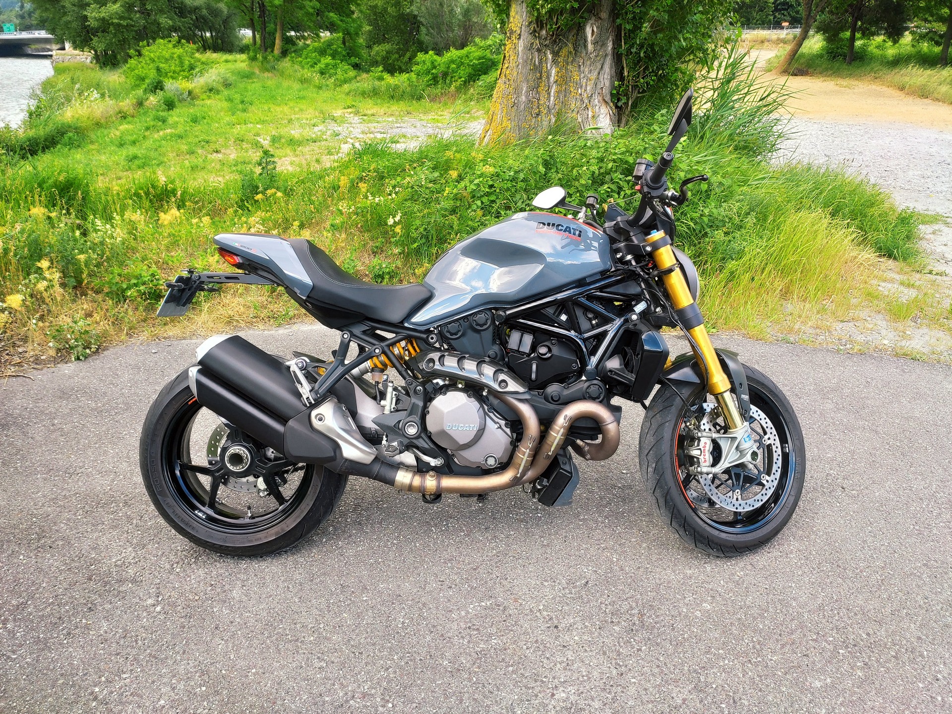DUCATI Monster 1200 S