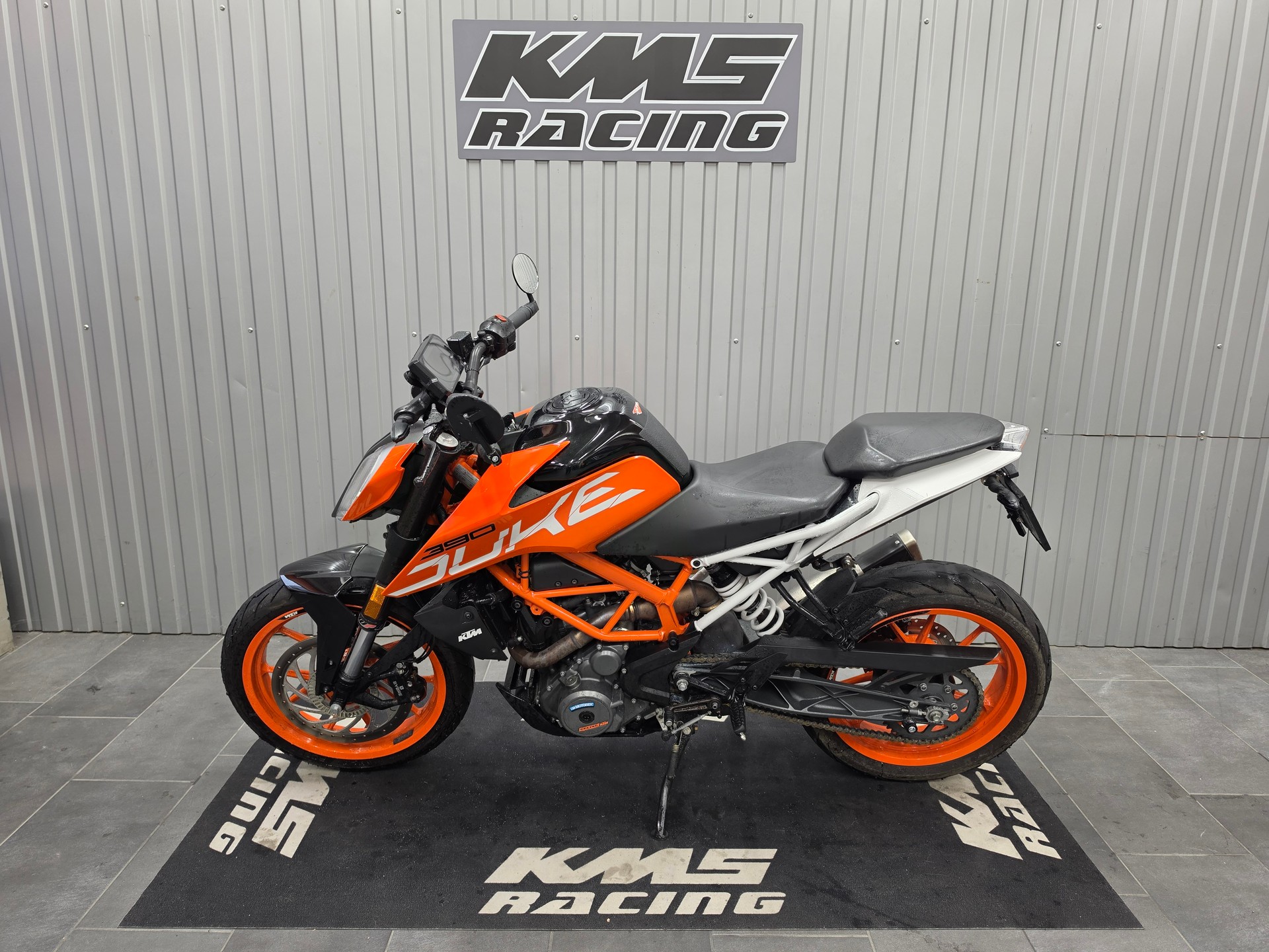 KTM 390 Duke ABS-showroom-element-1
