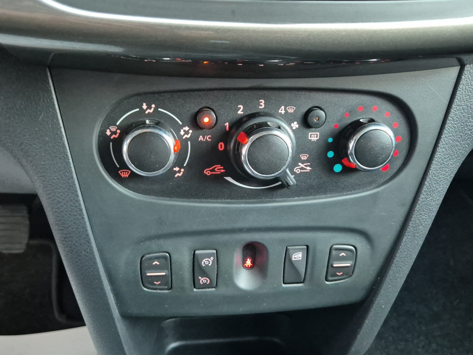 DACIA Sandero Tce 90 Supreme-image-11