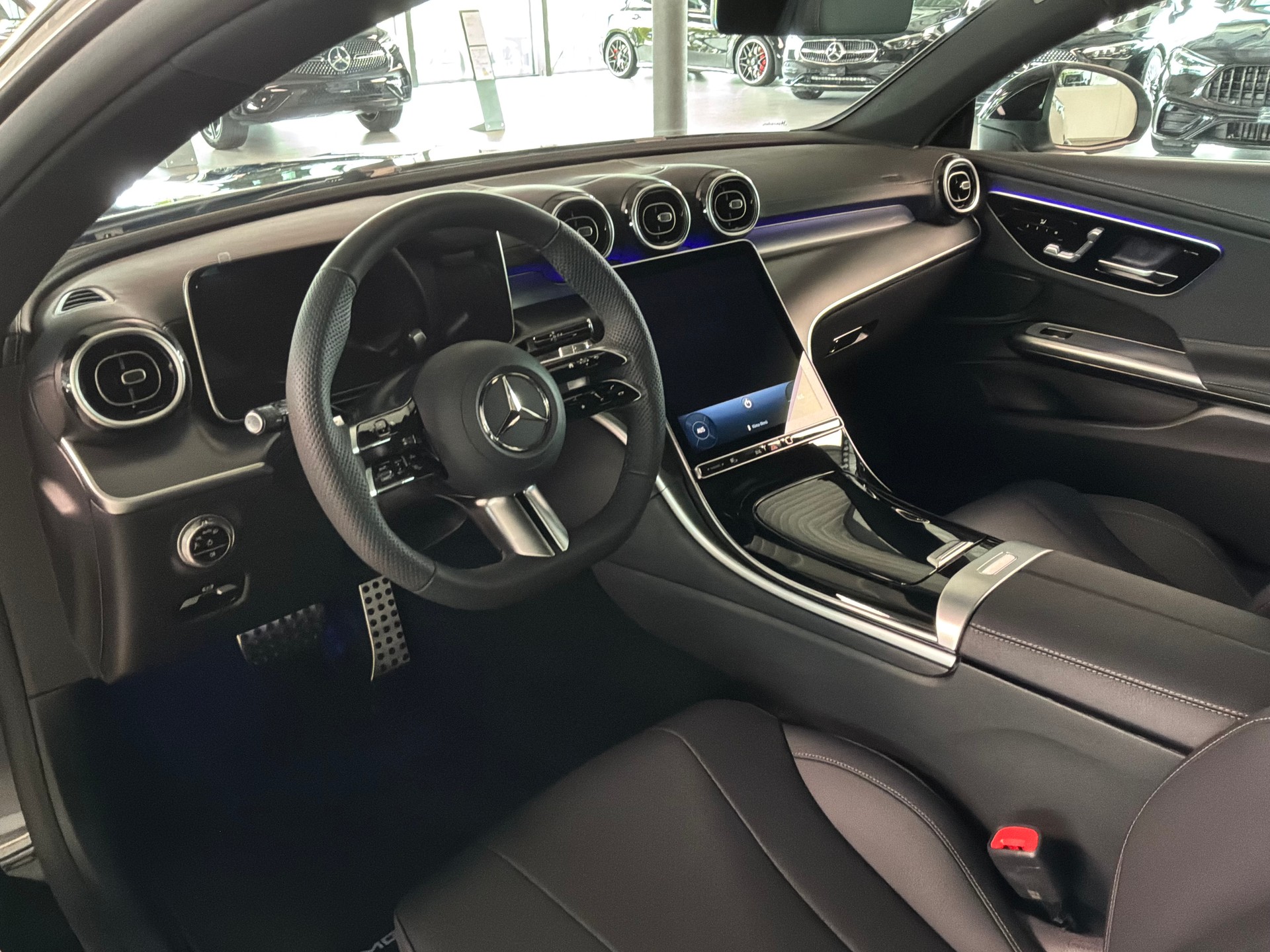 MERCEDES-BENZ CLE 200 Coupé 4Matic 9G-Tronic-image-9