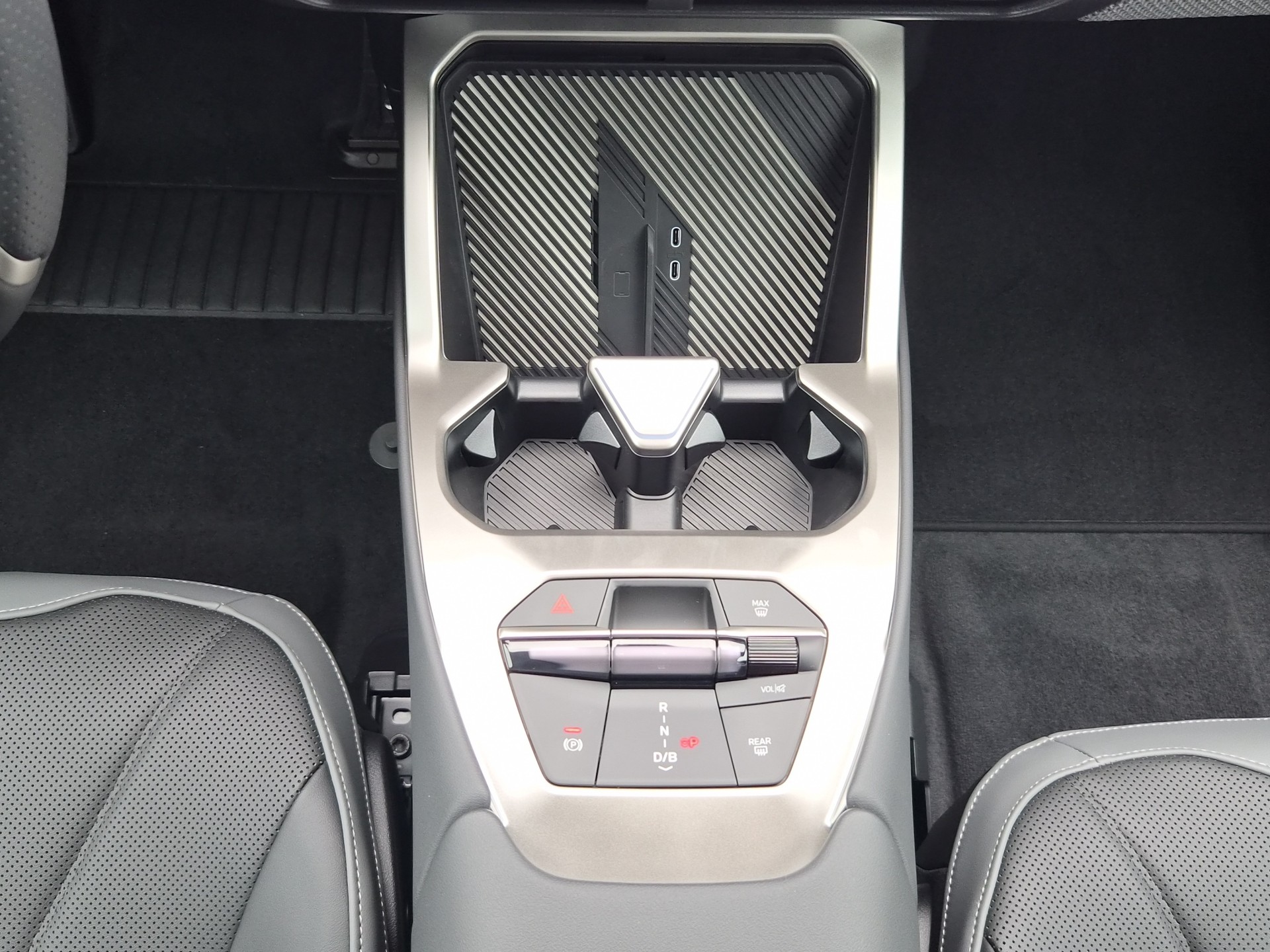 BMW iX3 40 M Sport-image-16