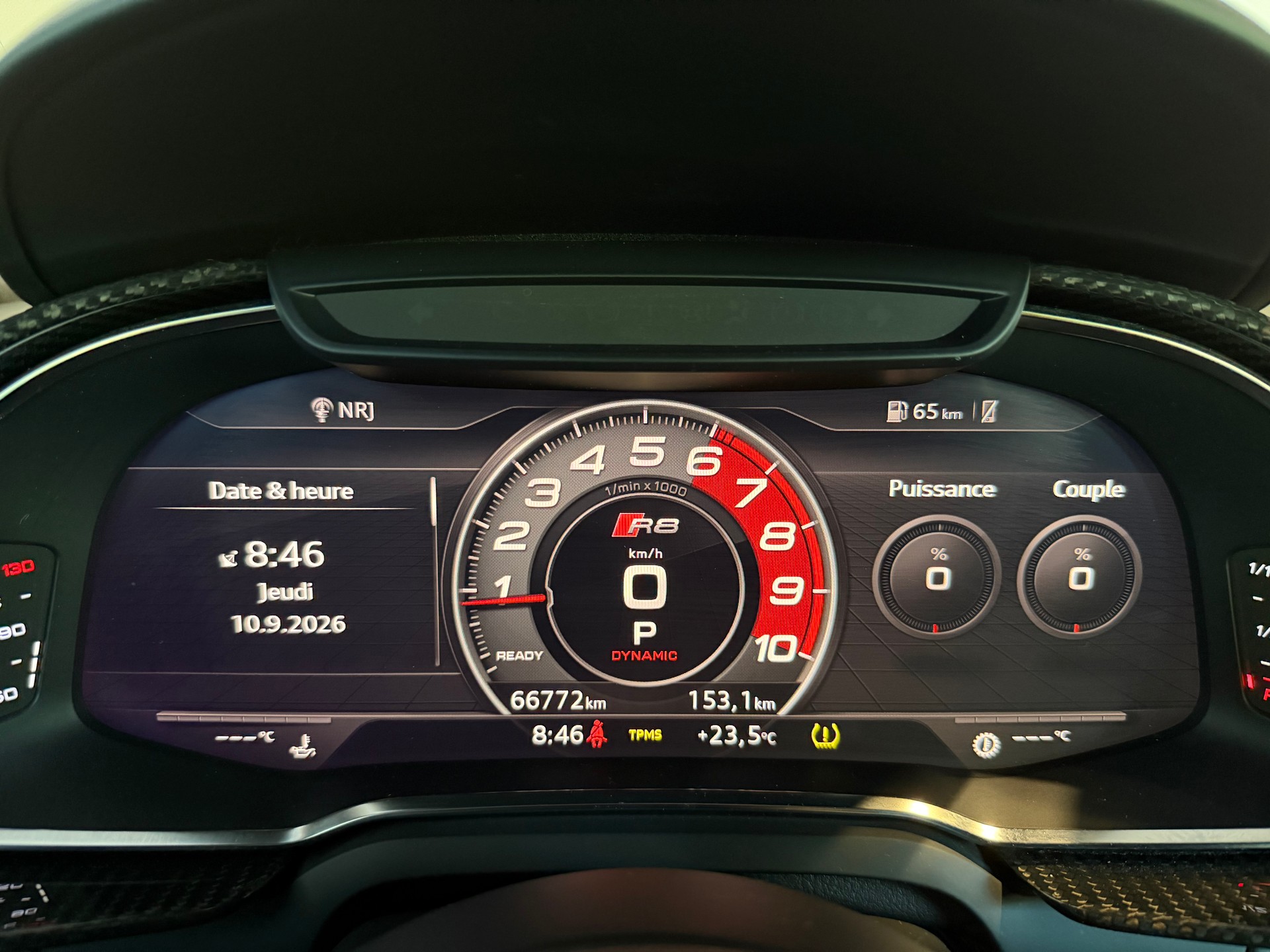 AUDI R8 Coupé 5.2 plus S-Tronic-image-17