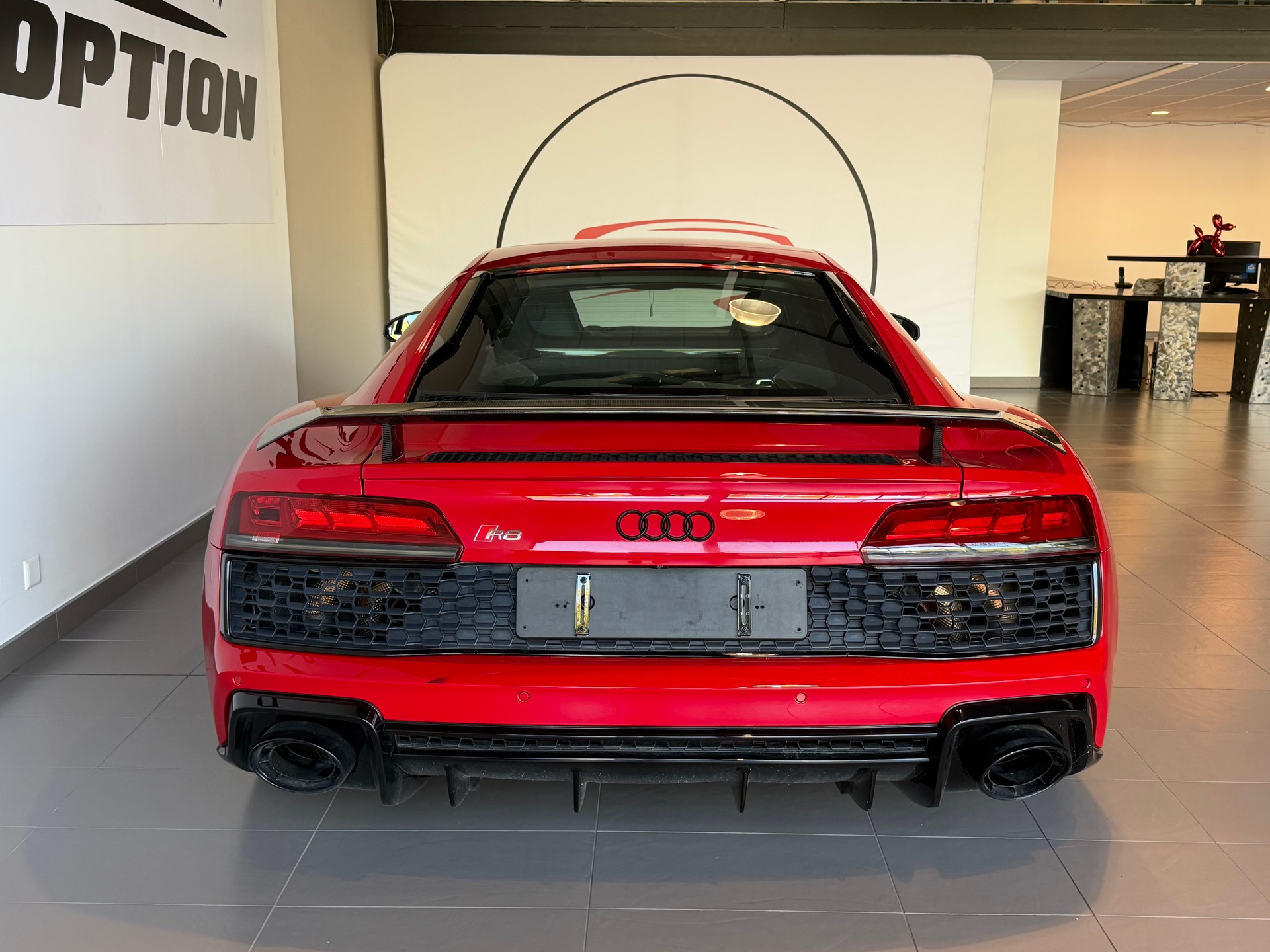AUDI R8 Coupé 5.2 plus S-Tronic-image-9