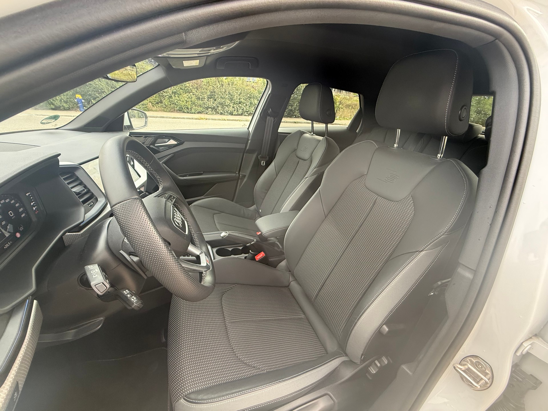 AUDI Sportback 30 TFSI S Line Attraction S-Tronic | Vollausstattung-image-6