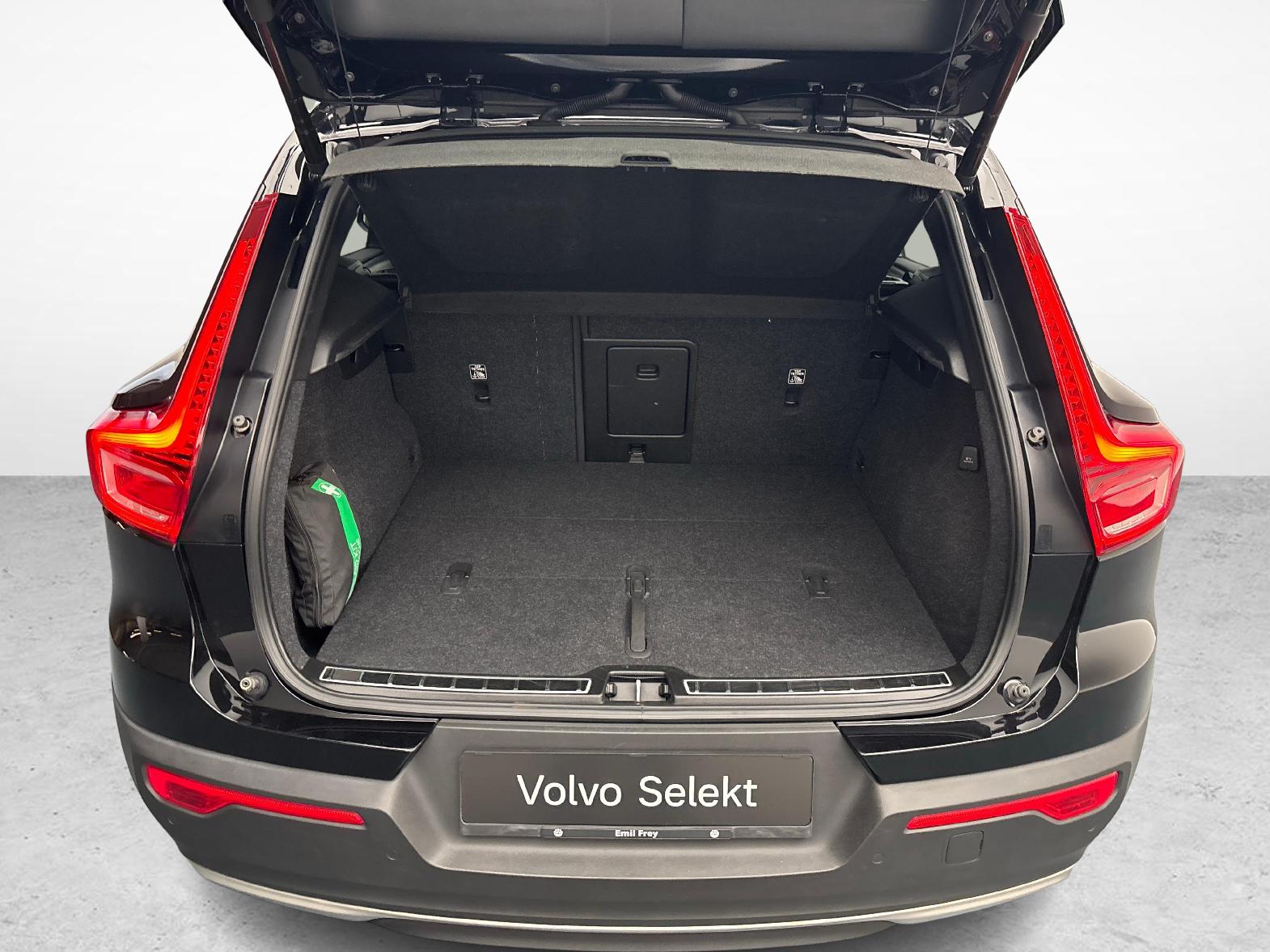 VOLVO XC40 1.5 T2 Momentum-image-11