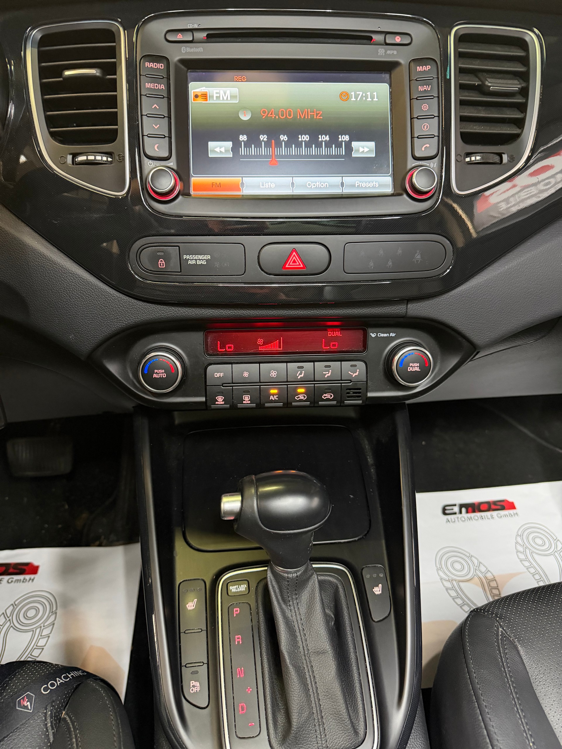 KIA Carens 1.7 CRDi Swiss Eco Edition DCT-image-9