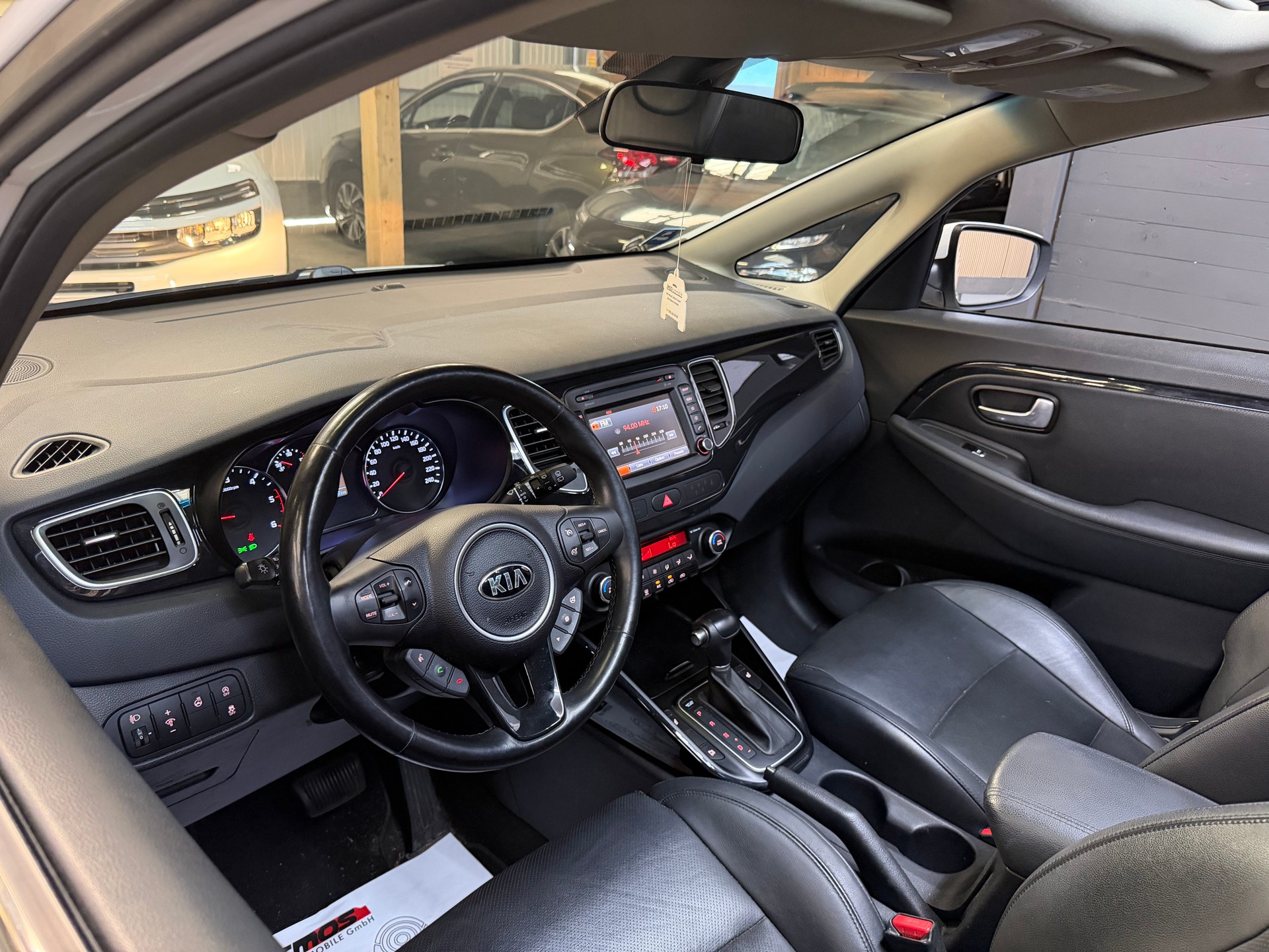 KIA Carens 1.7 CRDi Swiss Eco Edition DCT-image-7
