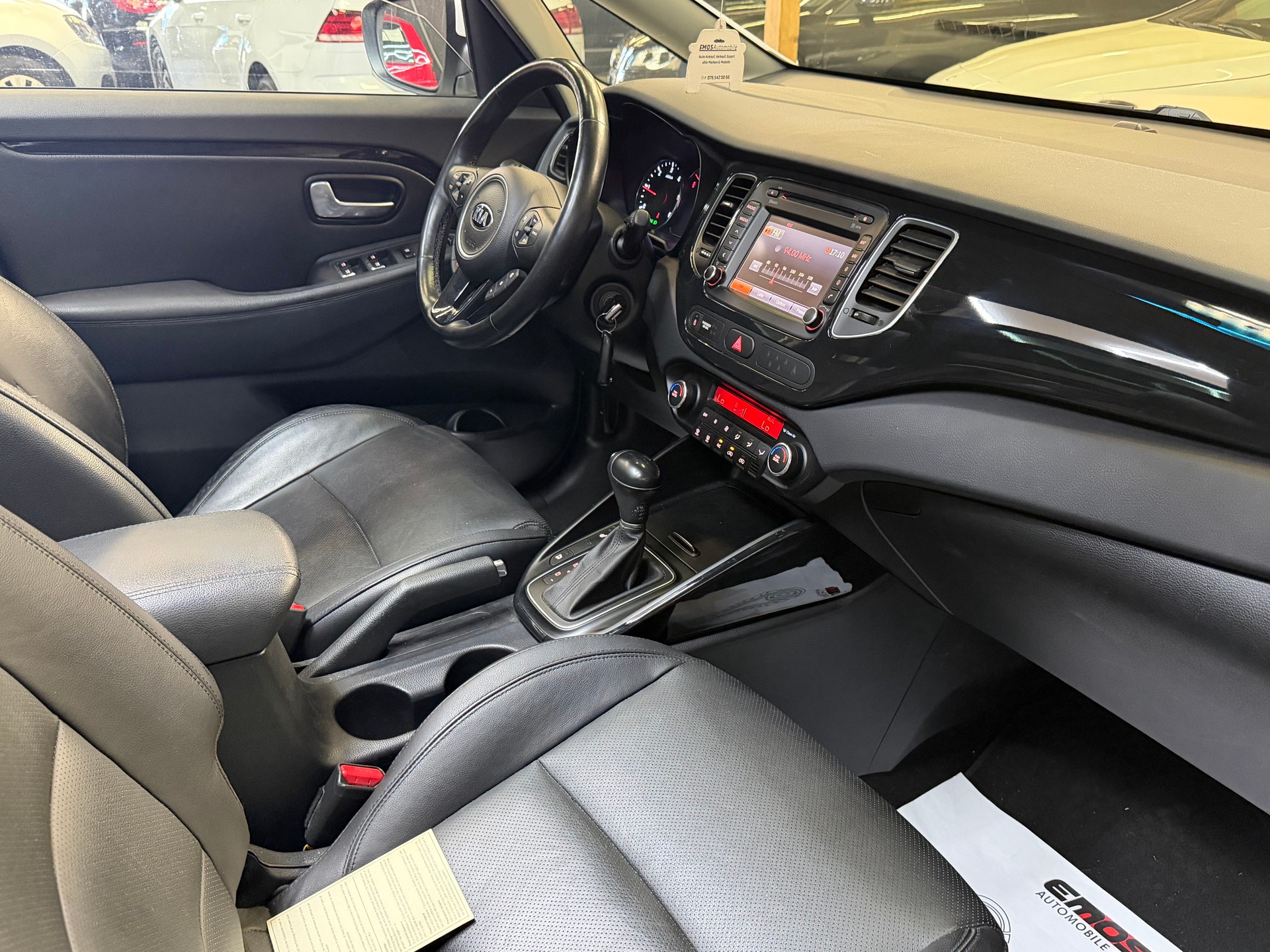 KIA Carens 1.7 CRDi Swiss Eco Edition DCT-image-8