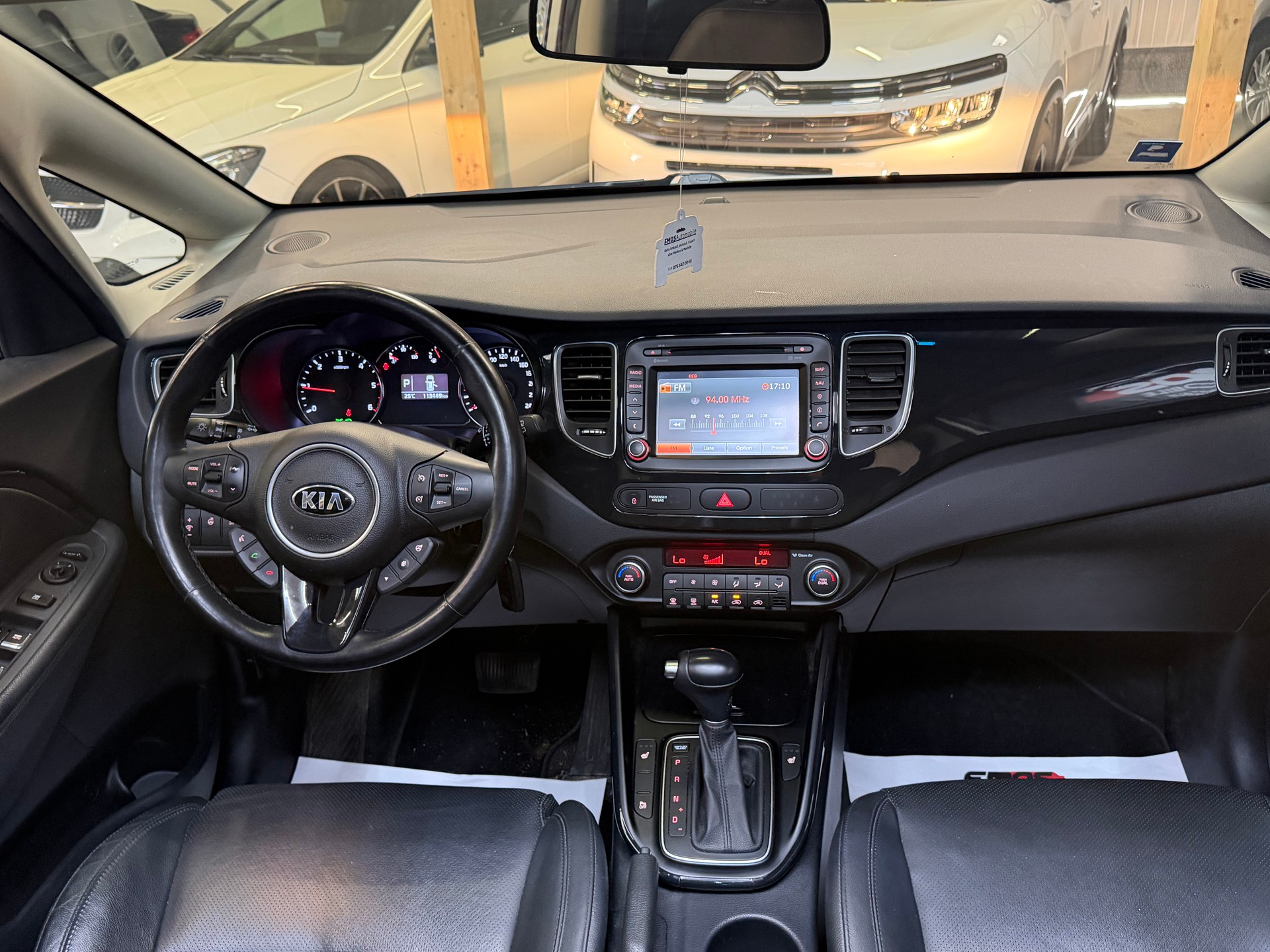 KIA Carens 1.7 CRDi Swiss Eco Edition DCT-image-6