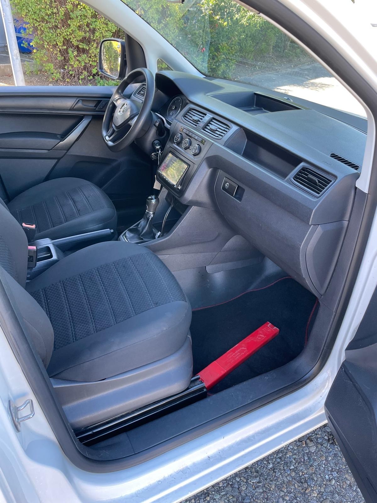 VW Caddy 2.0TDI BlueMotion Technology-image-6