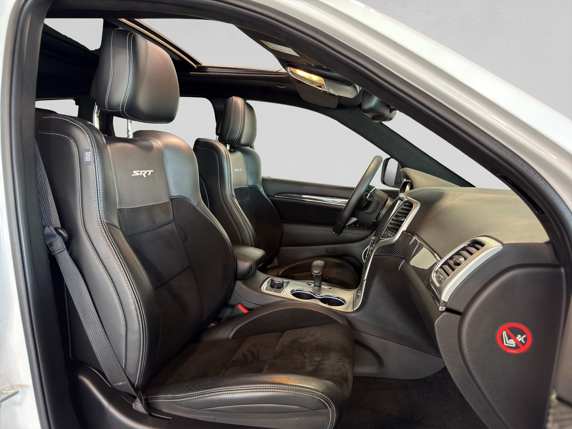 JEEP Grand Cherokee 6.4 V8 HEMI SRT8 Automatic-image-16