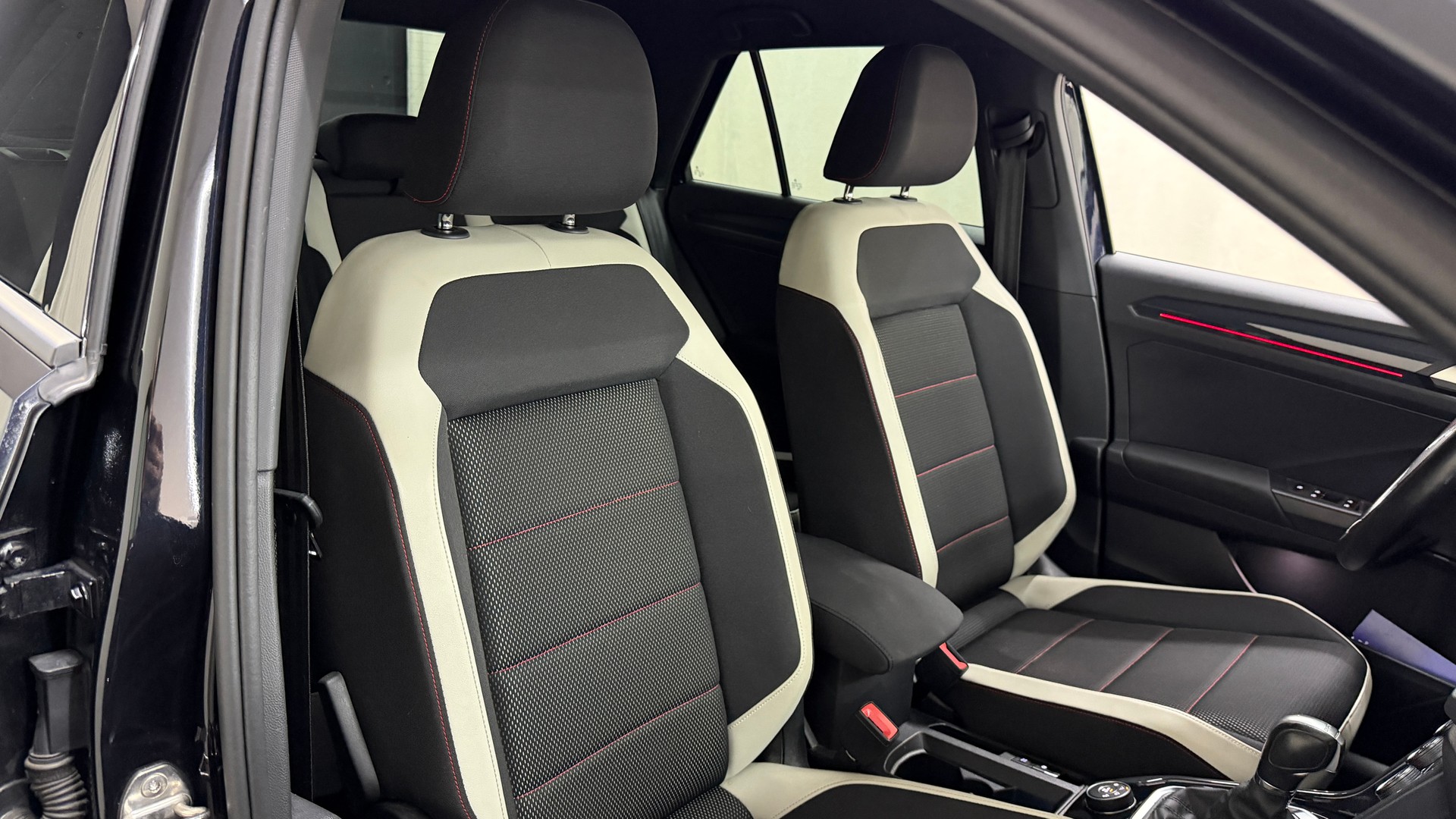 VW T-Roc 2.0 TSI Sport DSG 4Motion-image-10