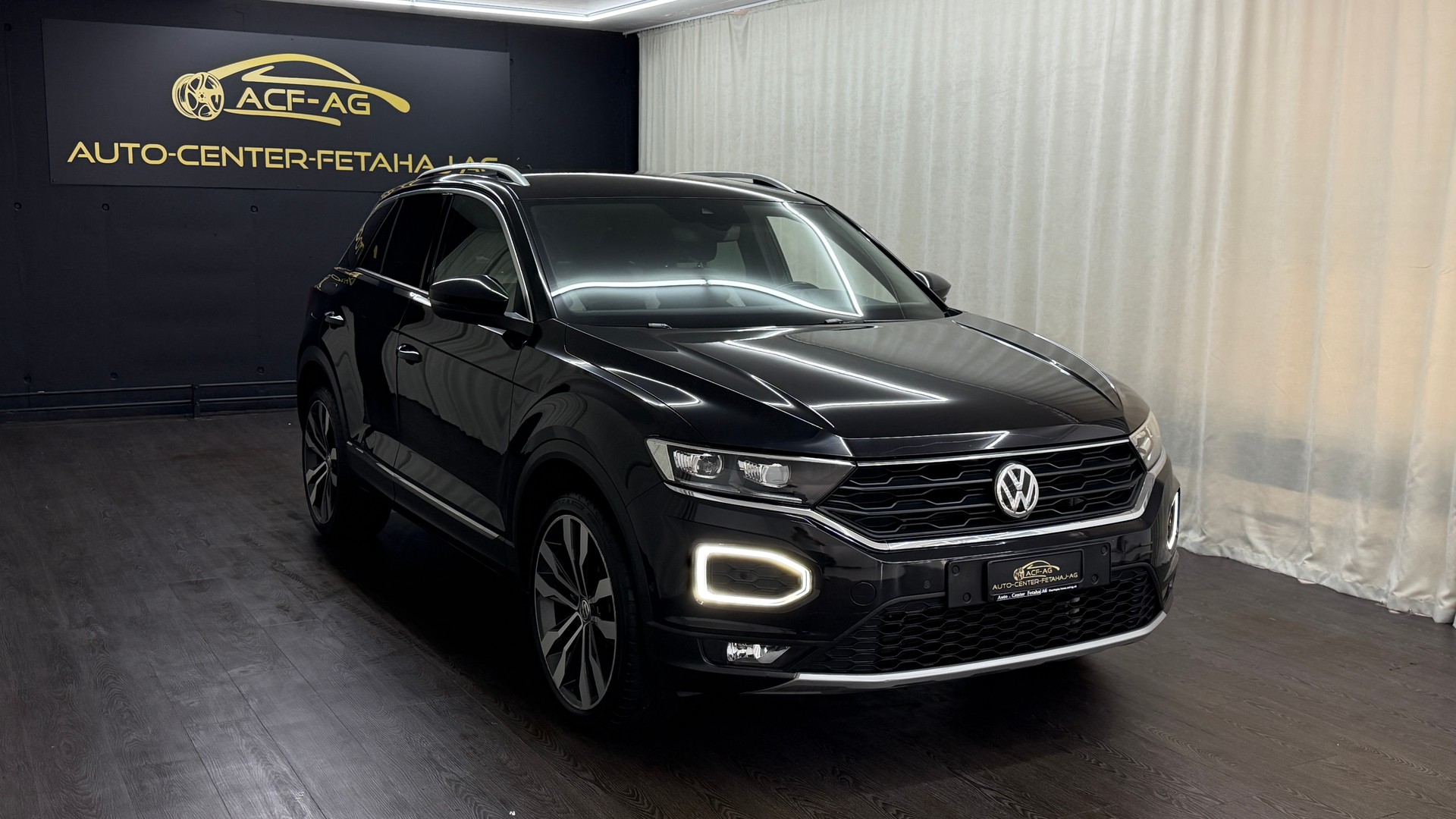 VW T-Roc 2.0 TSI Sport DSG 4Motion-image-2