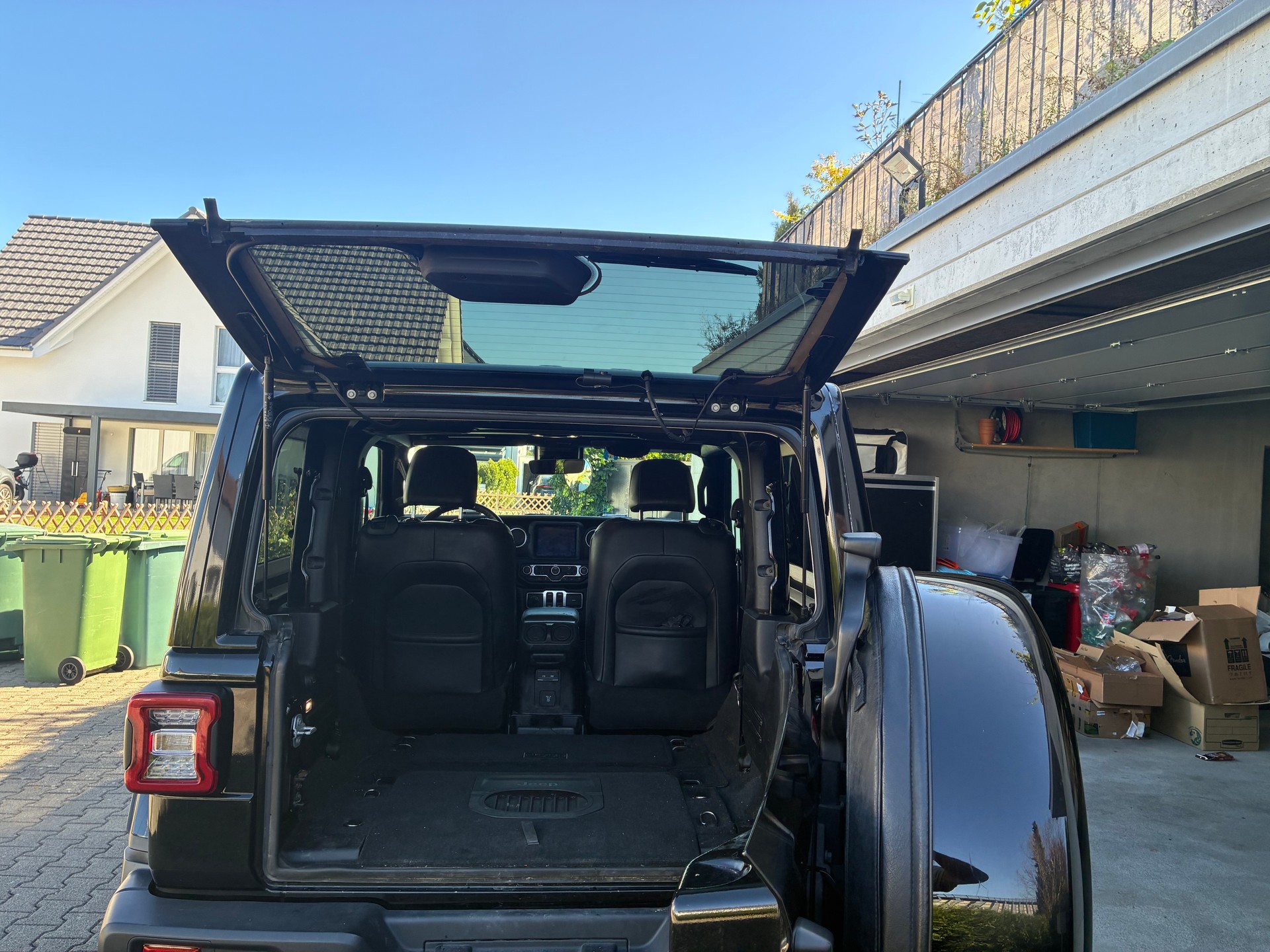 JEEP 2.0 Turbo Sahara-image-2