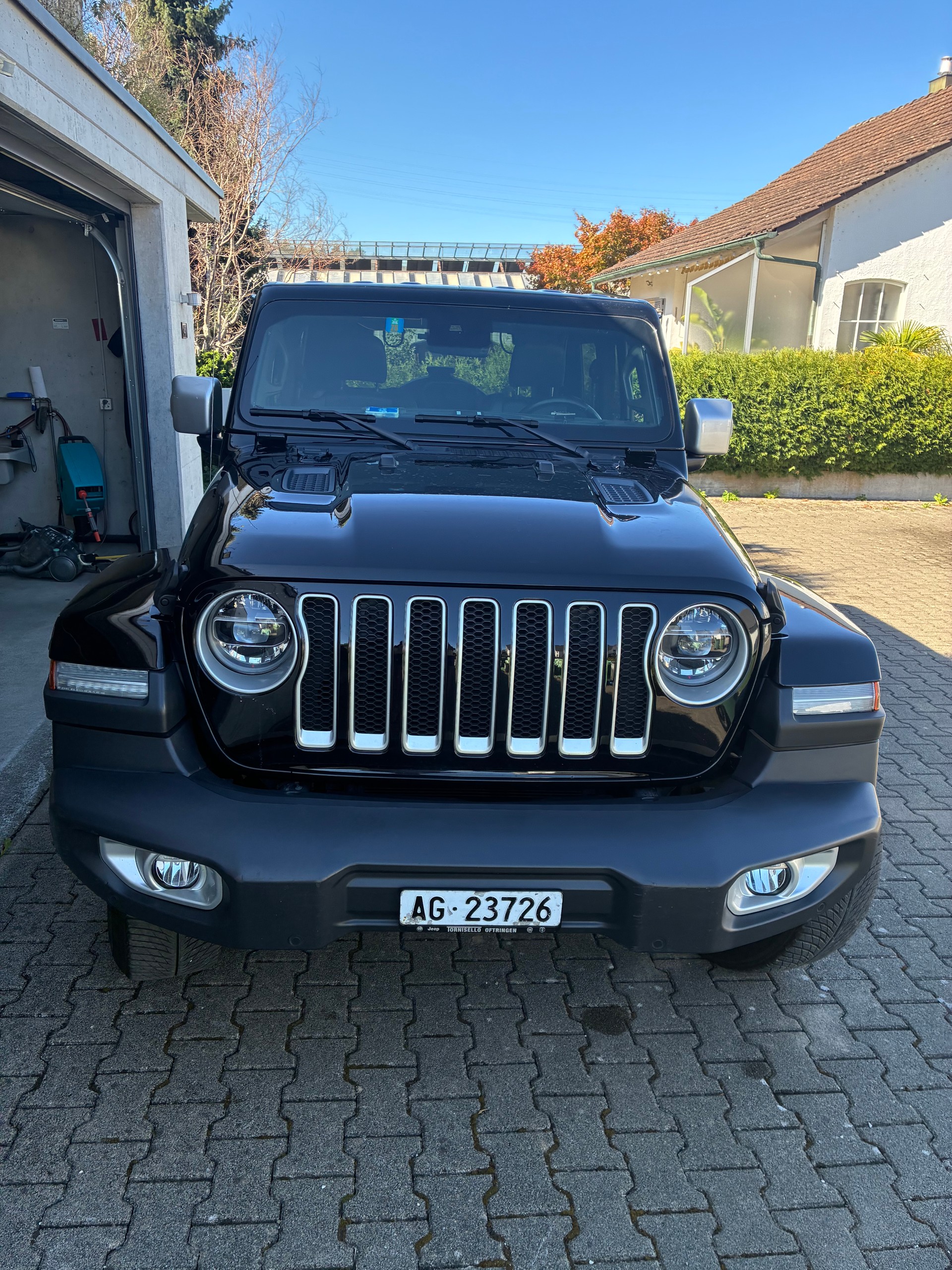 JEEP 2.0 Turbo Sahara-image-4