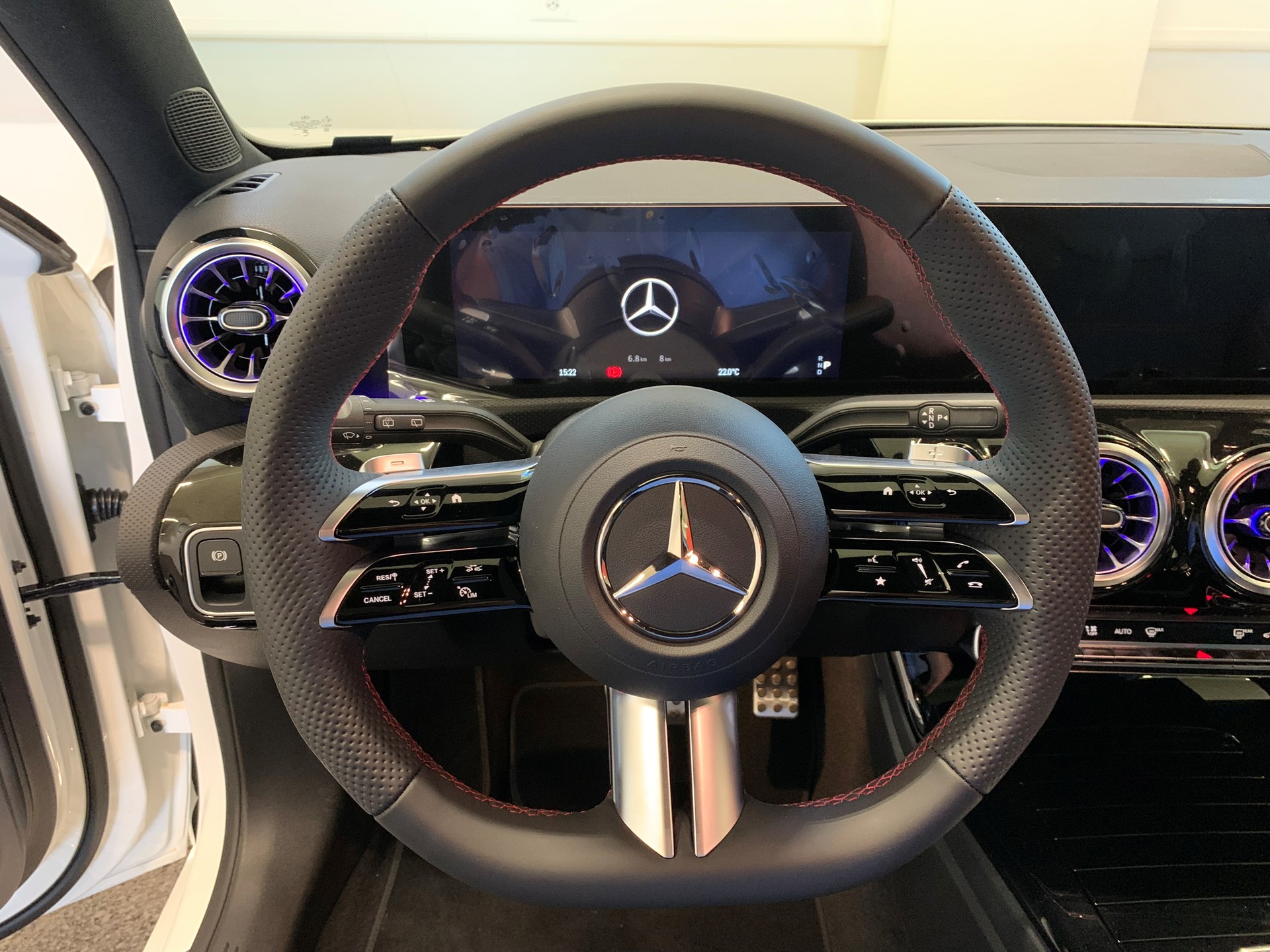 MERCEDES-BENZ A 250 4Matic 8G-DCT-image-11