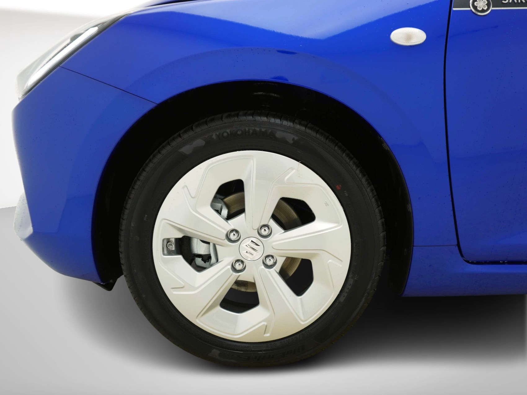 SUZUKI Swift 1.2 Sakura Hybrid-image-5
