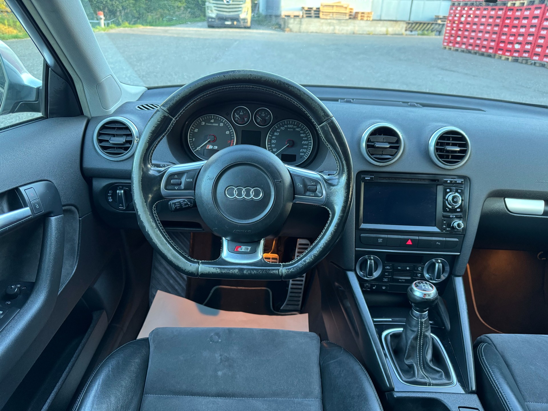 AUDI S3 Sportback 2.0 TFSI quattro-image-16