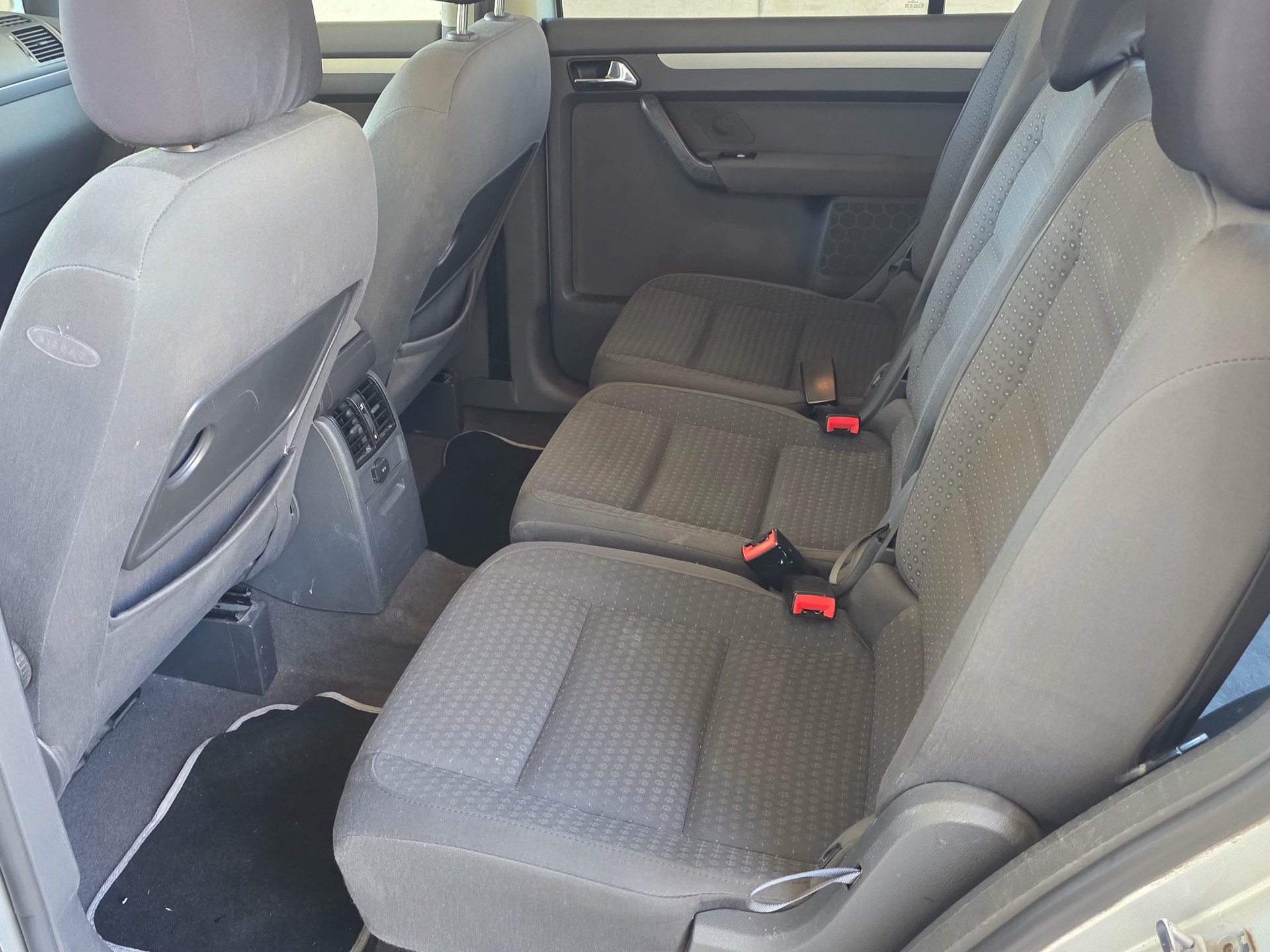 VW Touran 1.6 FSI Highline-image-7