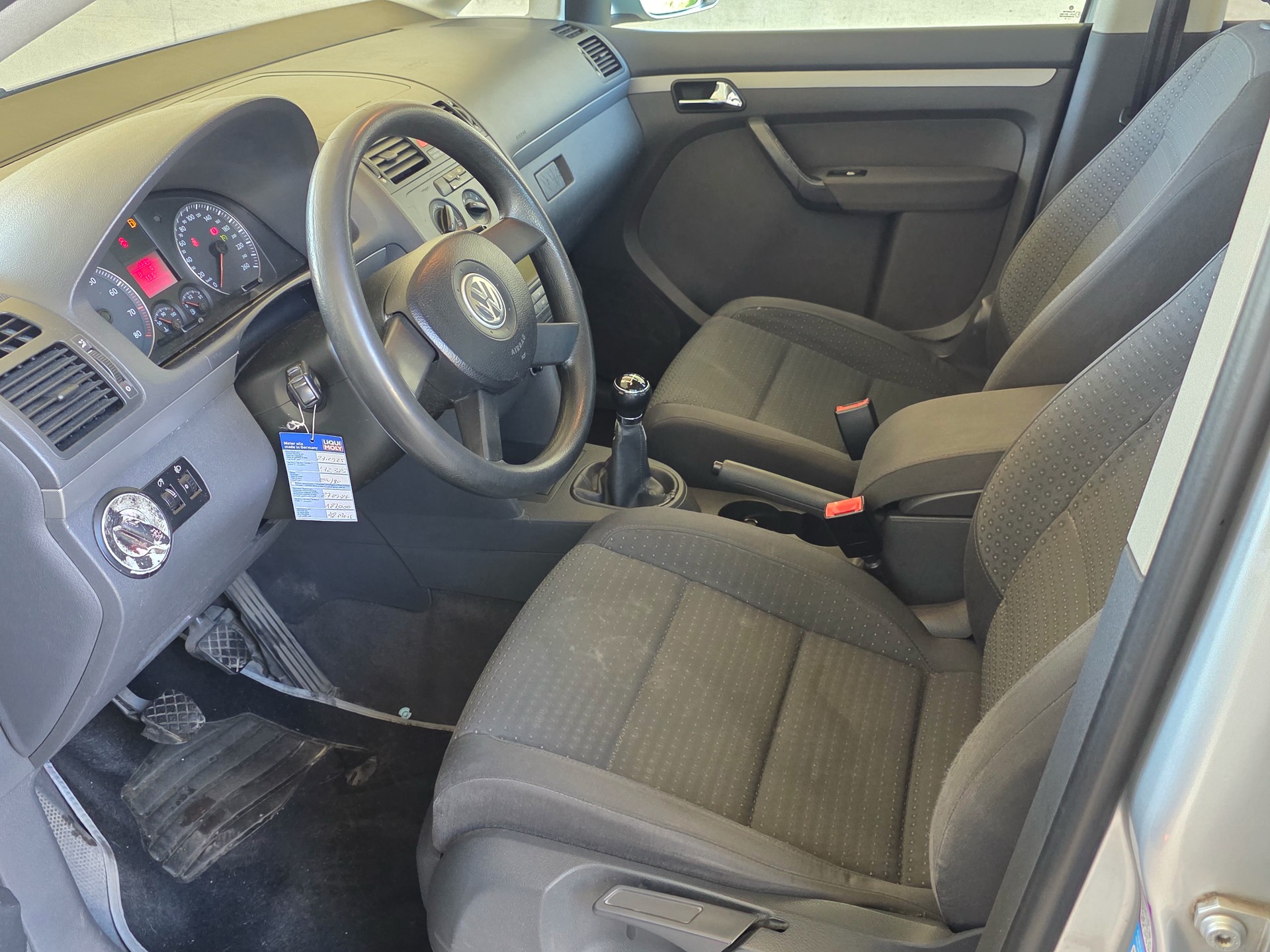 VW Touran 1.6 FSI Highline-image-6